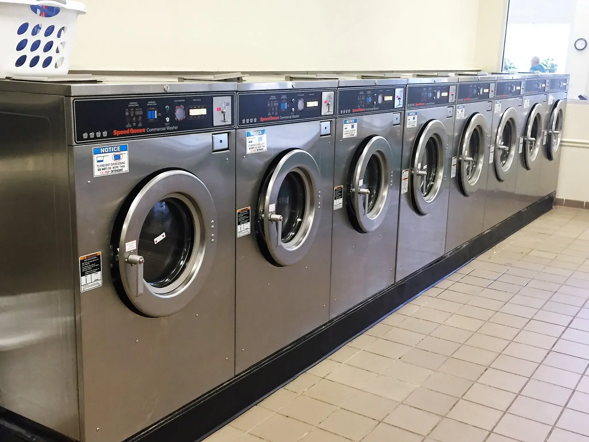 Caz Laundry thumbnail 8