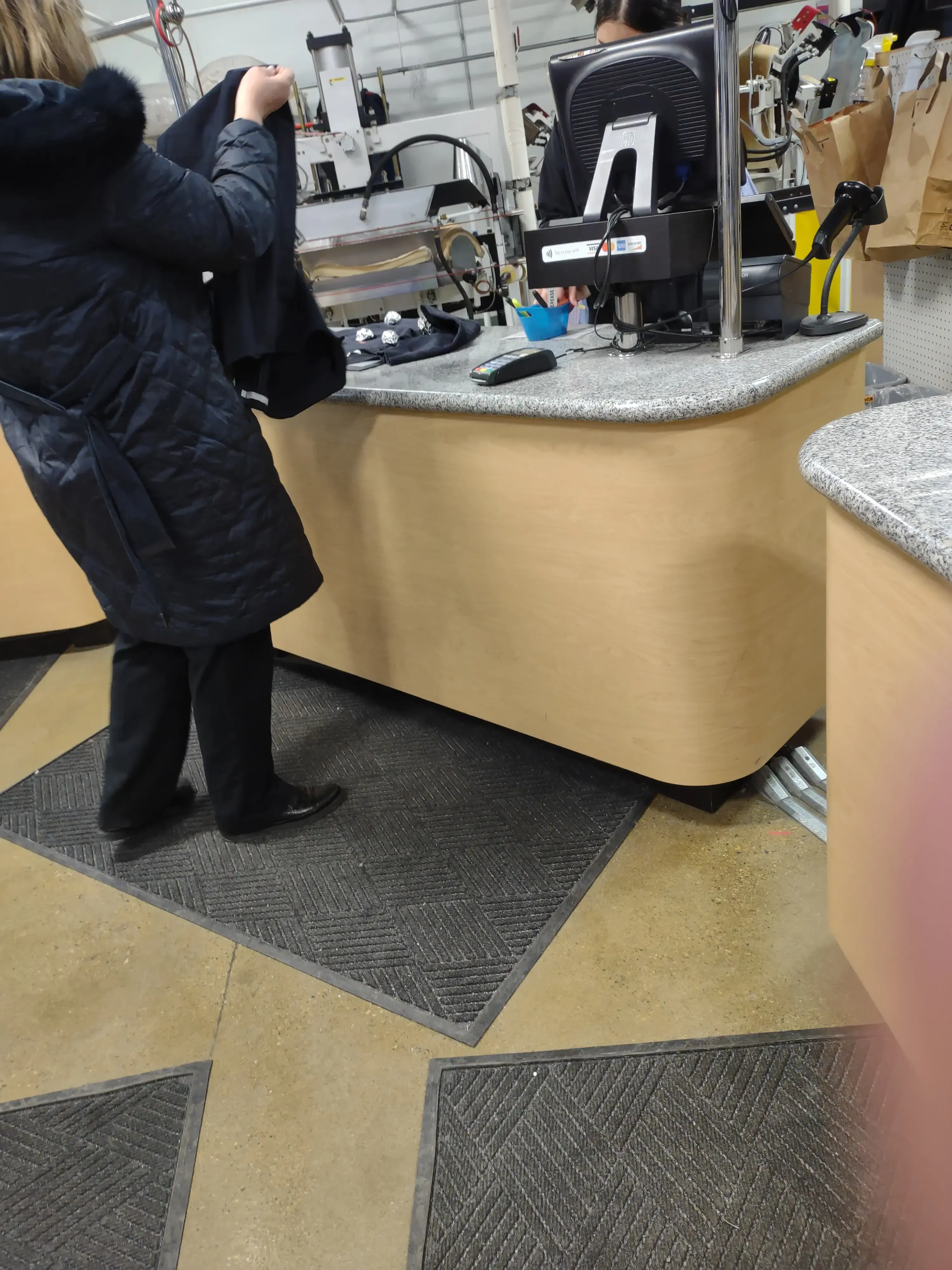 CD One Price Cleaners - Image 2
