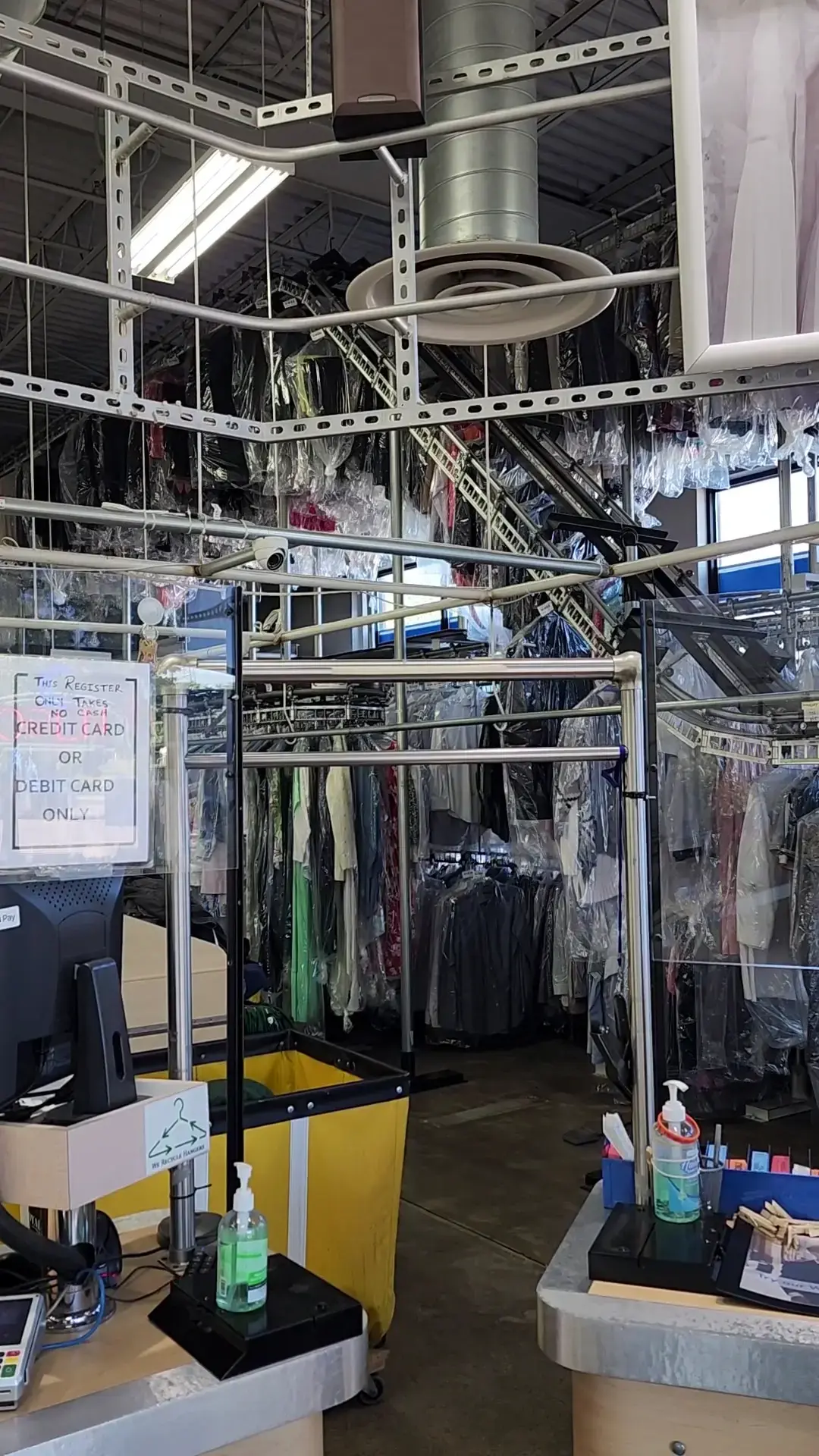 CD One Price Cleaners - Image 4