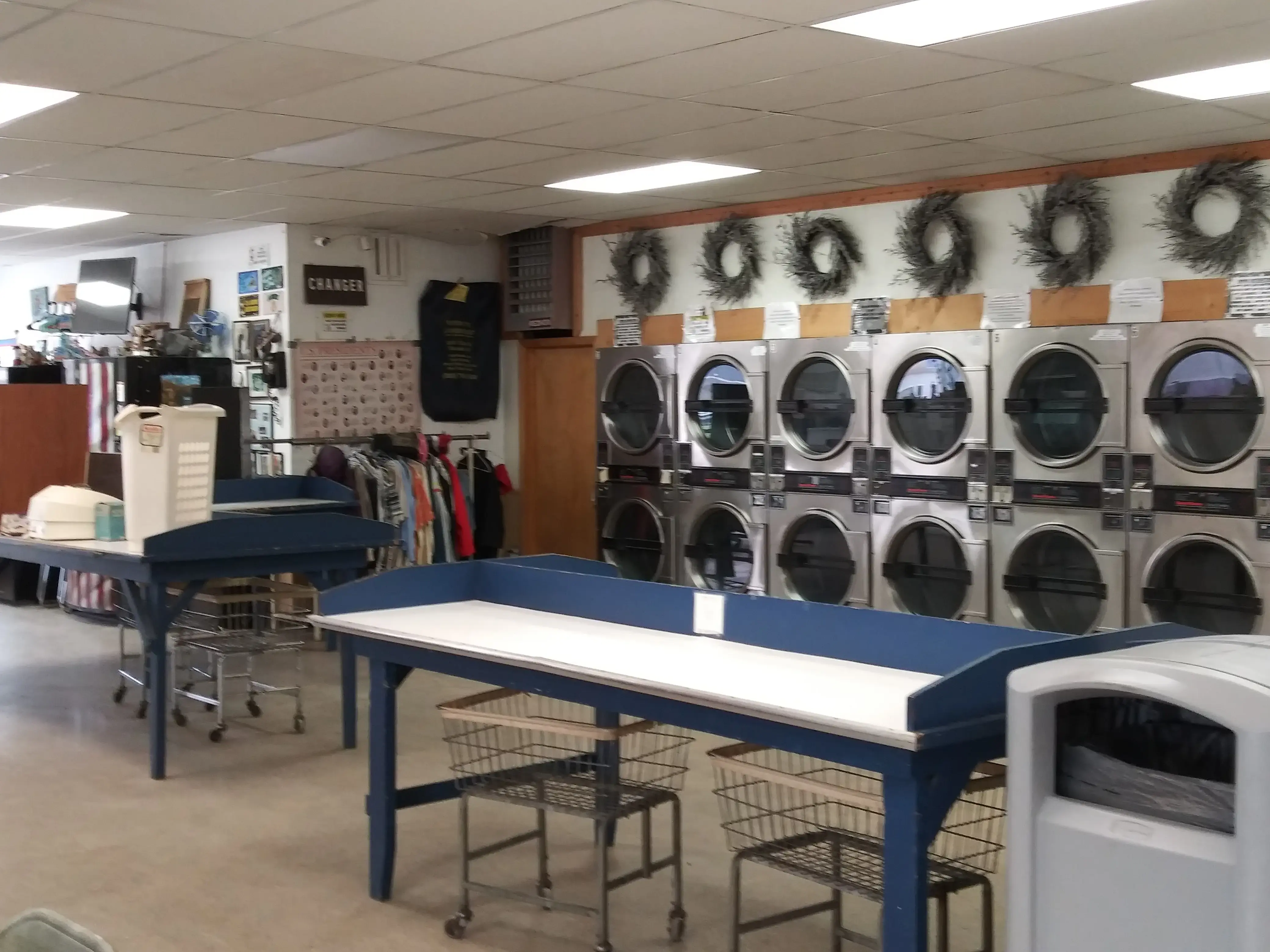 Cedar Street Laundry thumbnail 4