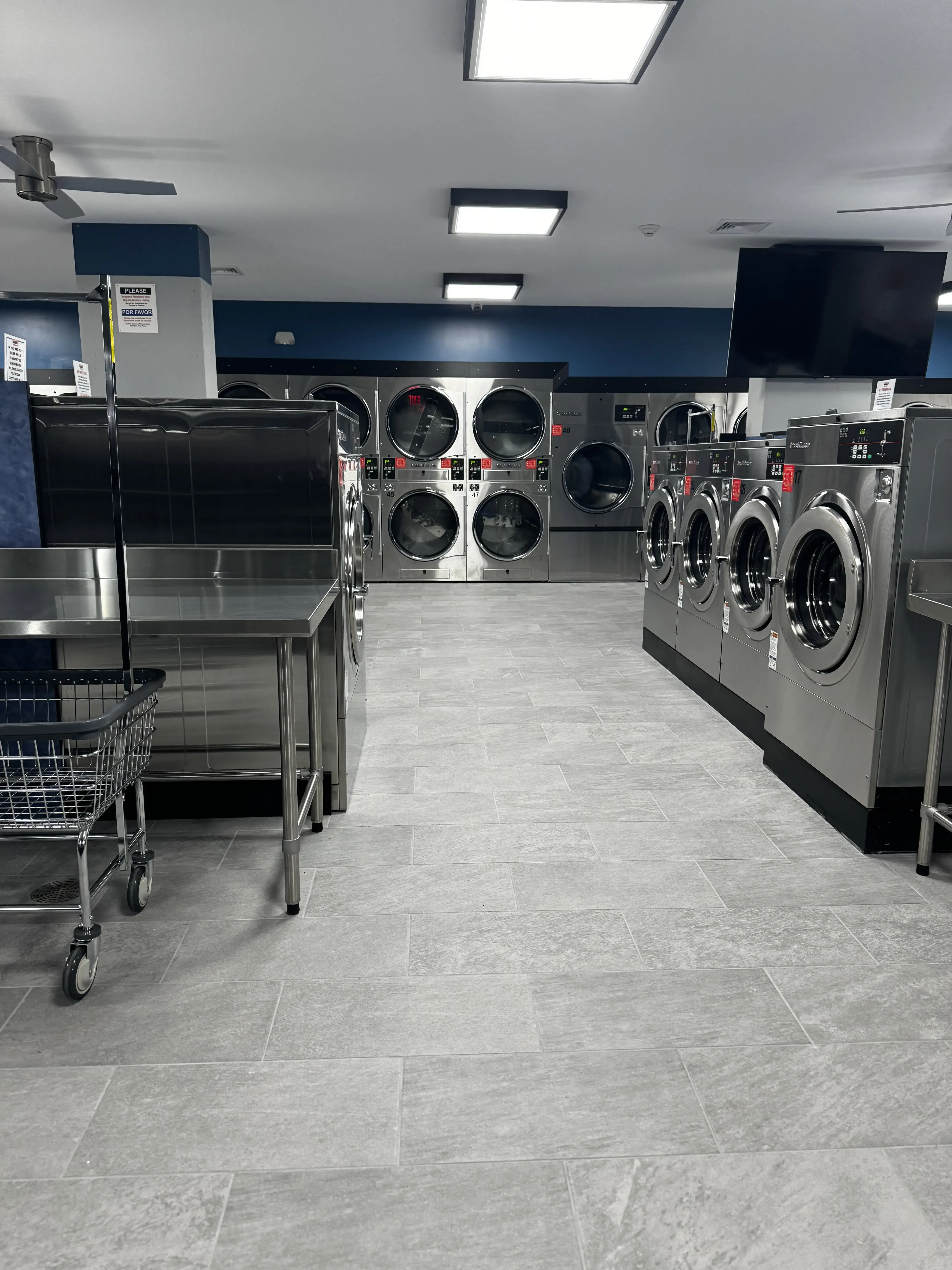 Center City Coin Laundry thumbnail 5