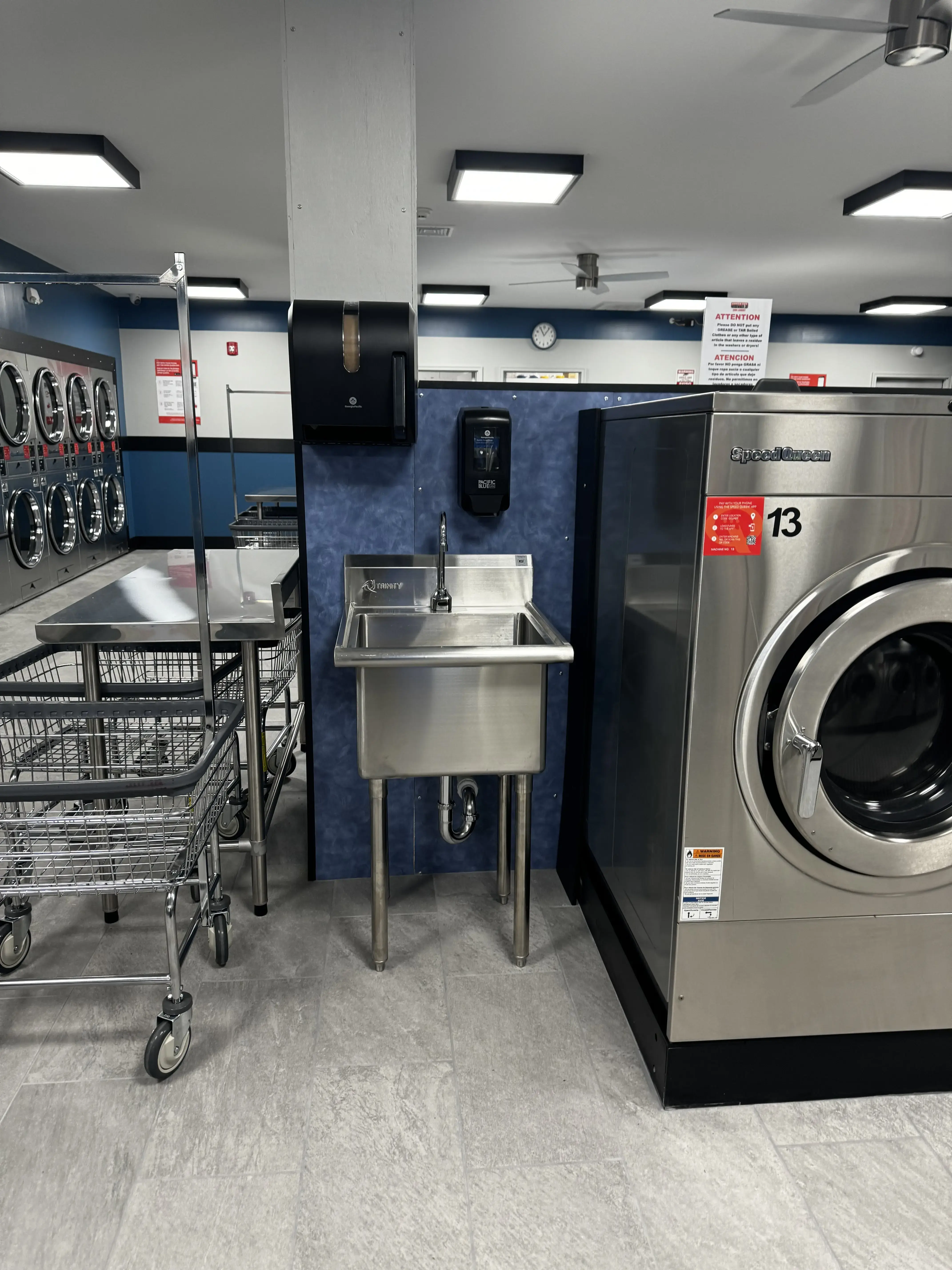 Center City Coin Laundry thumbnail 7