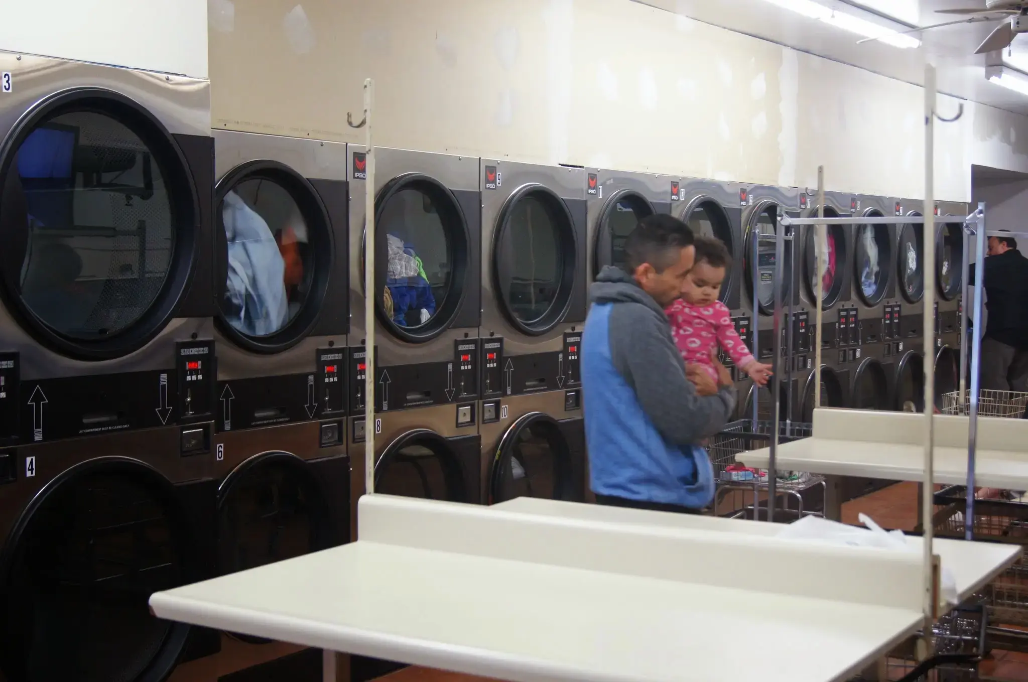 Center Moriches Laundromat thumbnail 4