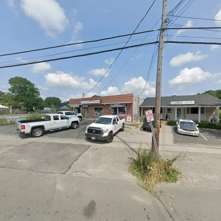 Center Moriches Laundromat - Image 6