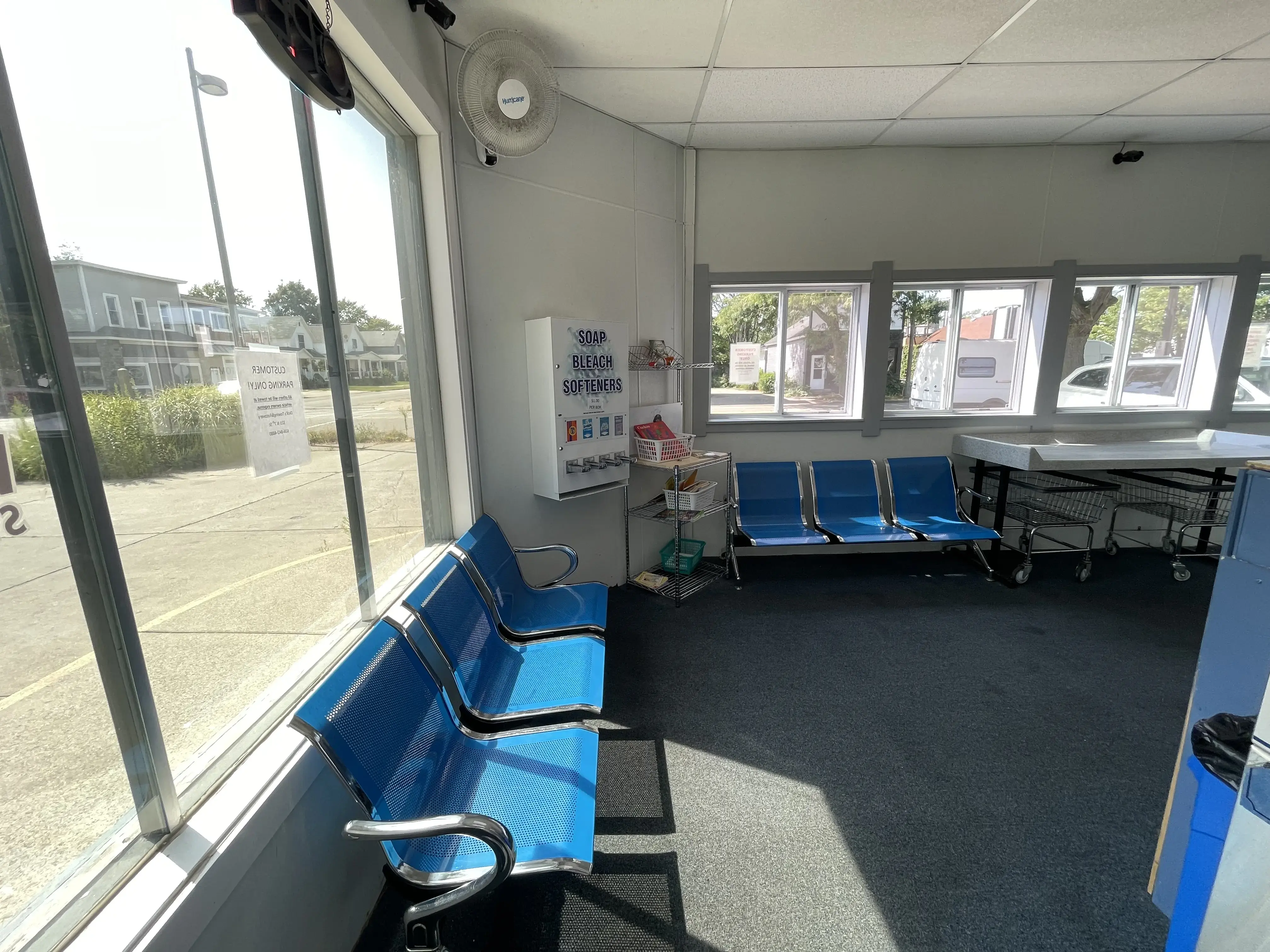 Centertown Laundromat - Image 4