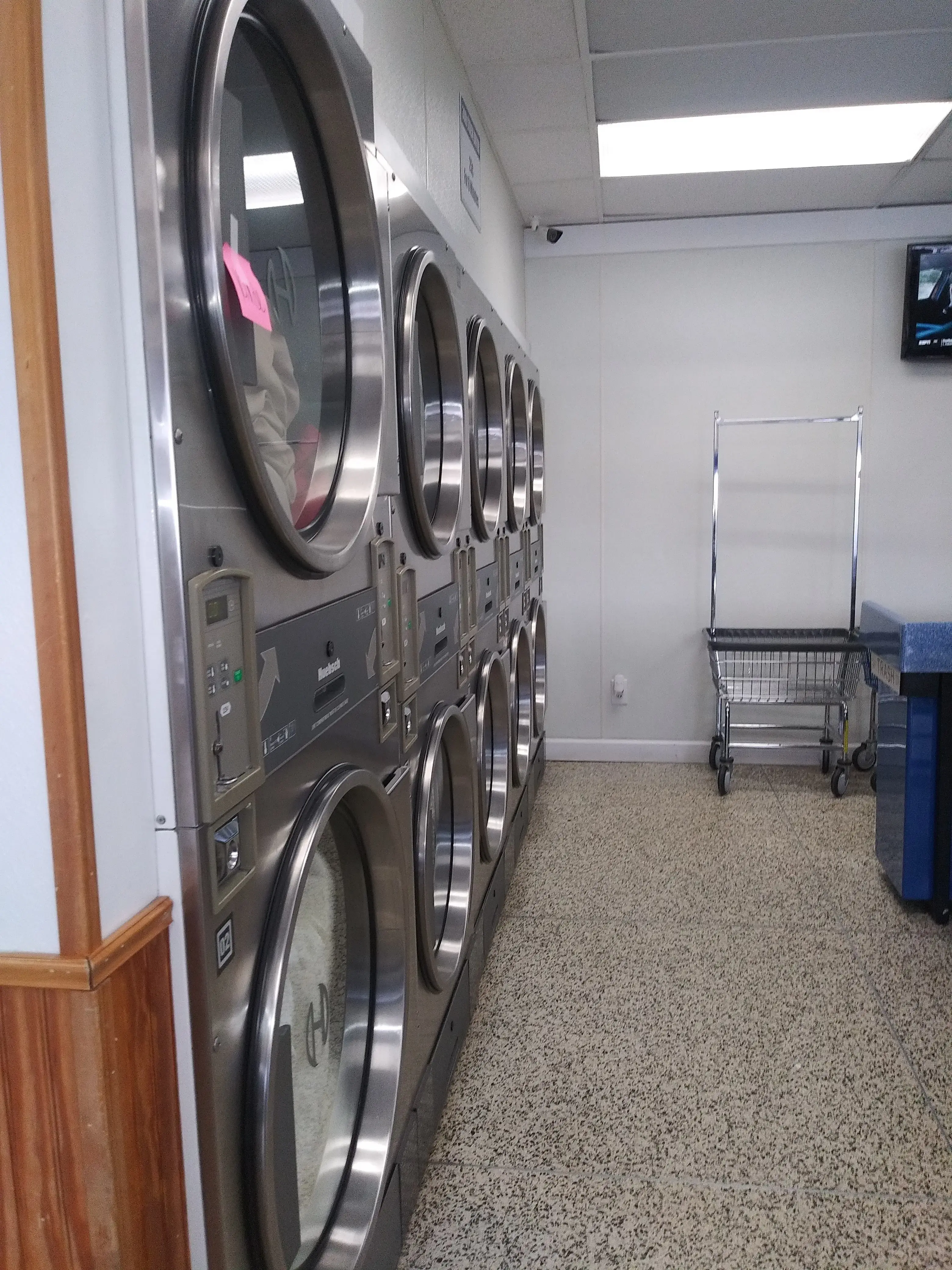 Centerville Cleaners Coin Laundry - Image 12