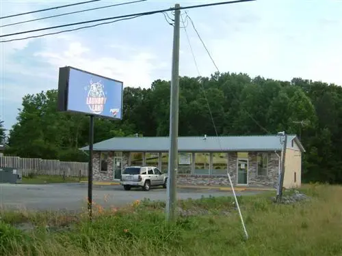 Centerville Laundry Land Laundromat - Image 4
