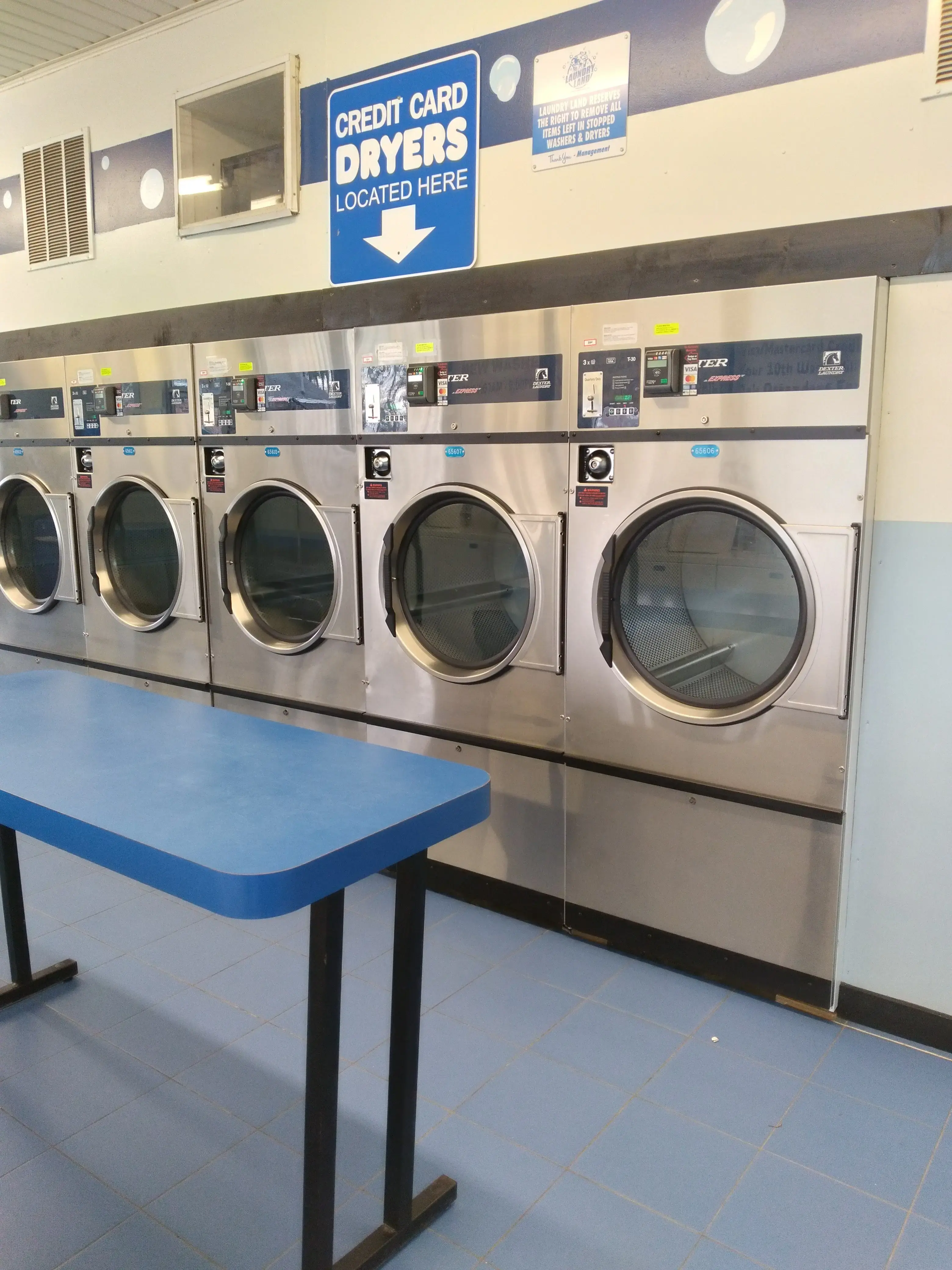 Centerville Laundry Land Laundromat - Image 11