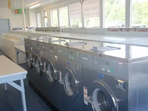 Centerville Laundry Land Laundromat - Image 15