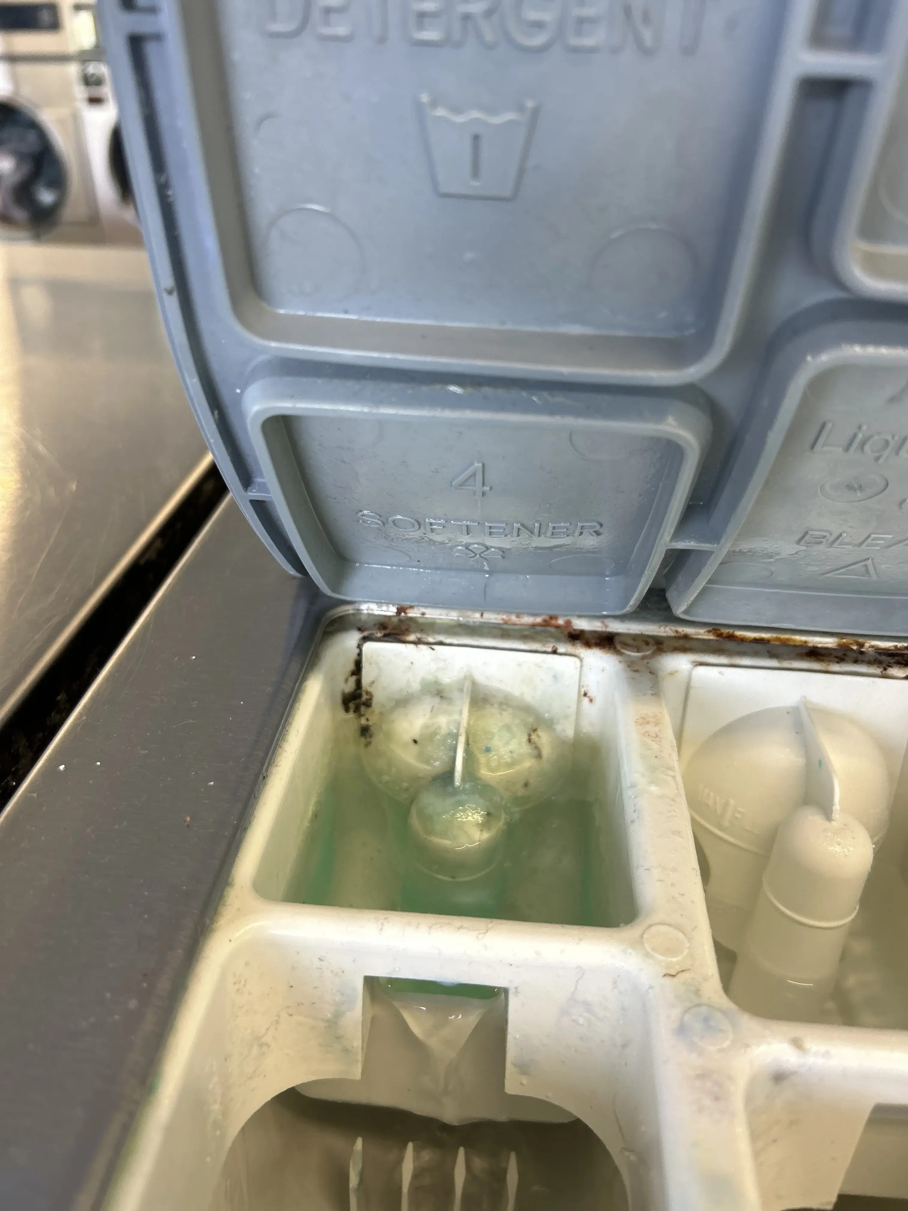 Centerville Laundry Land Laundromat thumbnail 6