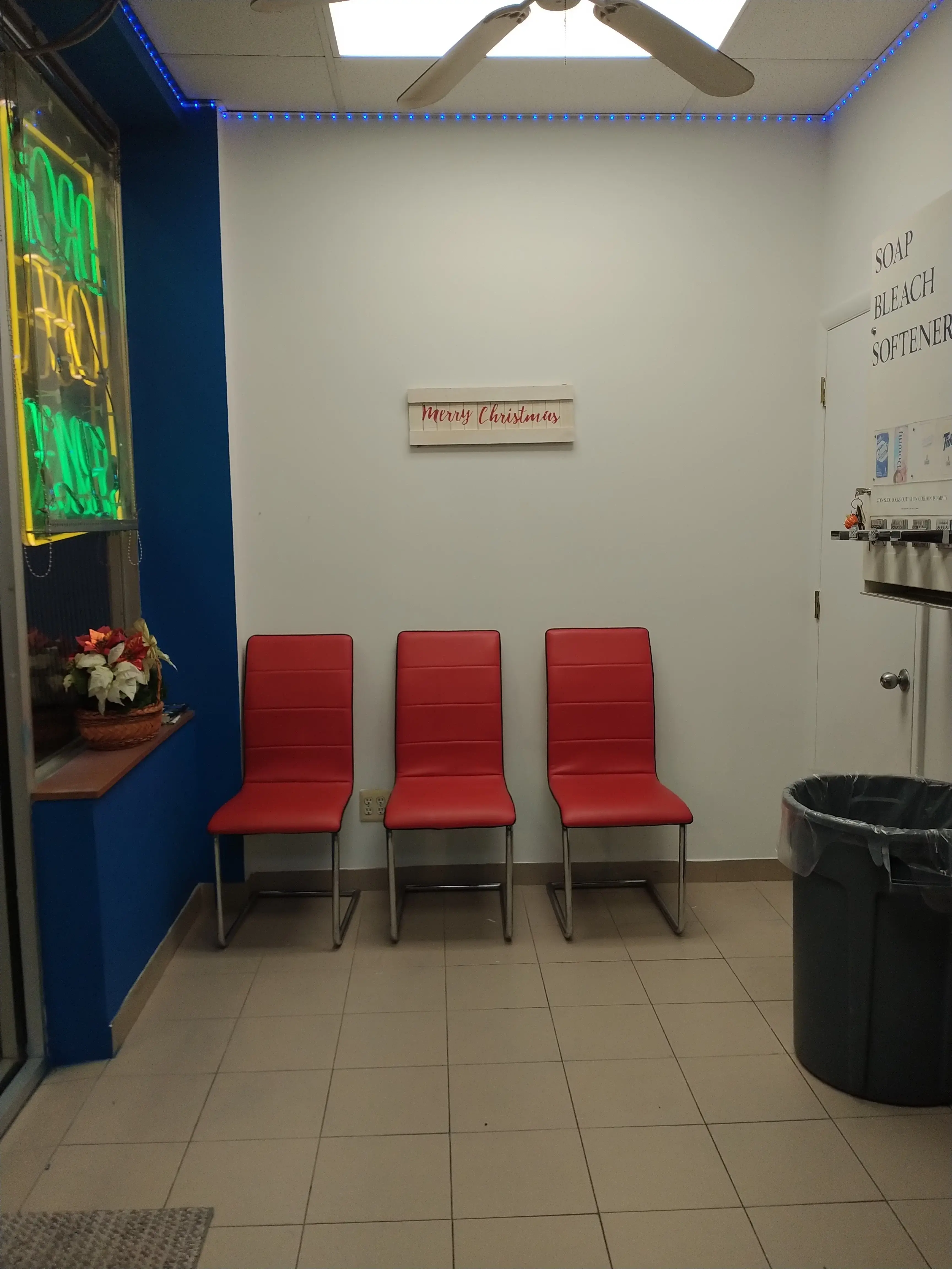 Central Laundromat - Image 13