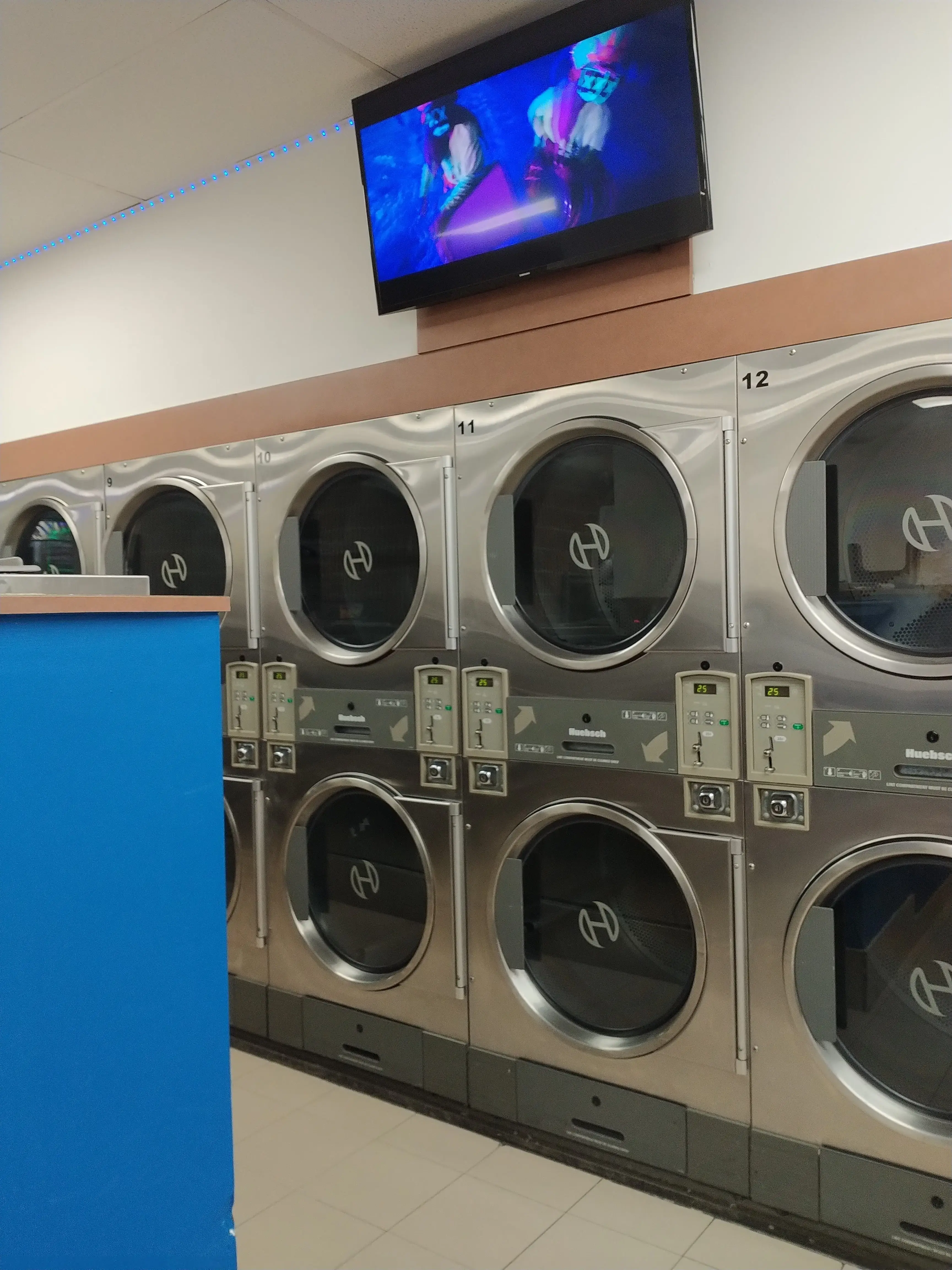 Central Laundromat - Image 20