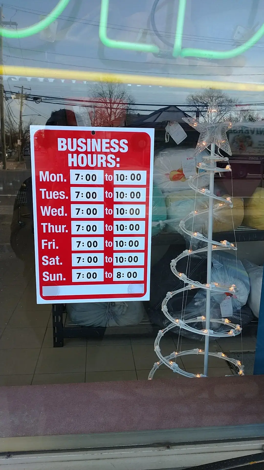 Central Laundromat - Image 11