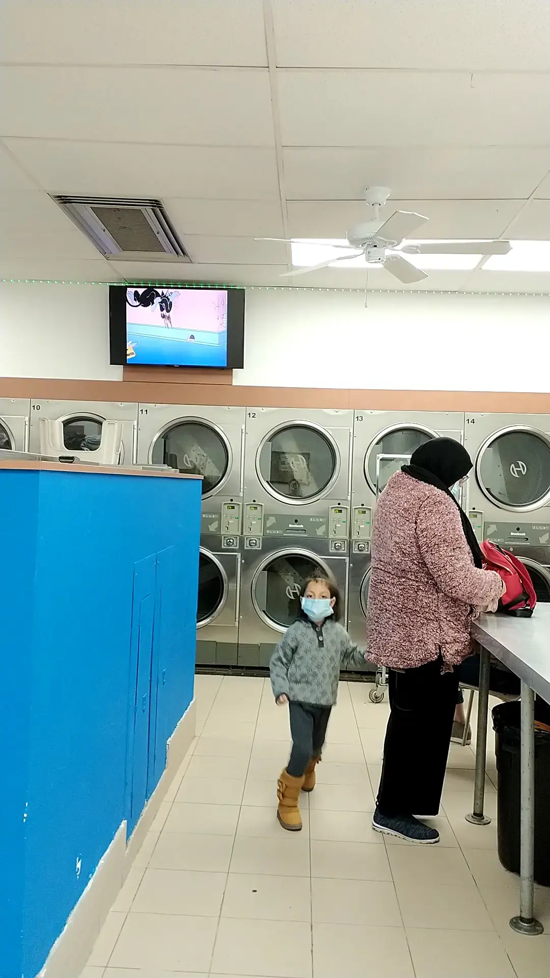 Central Laundromat - Image 2