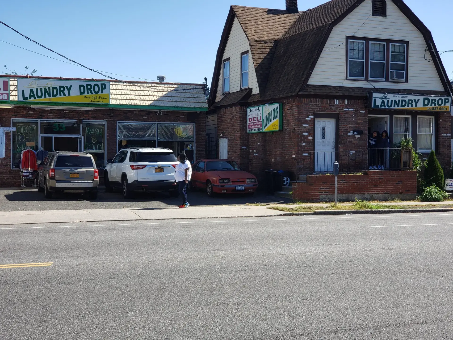 Central Laundromat - Image 3