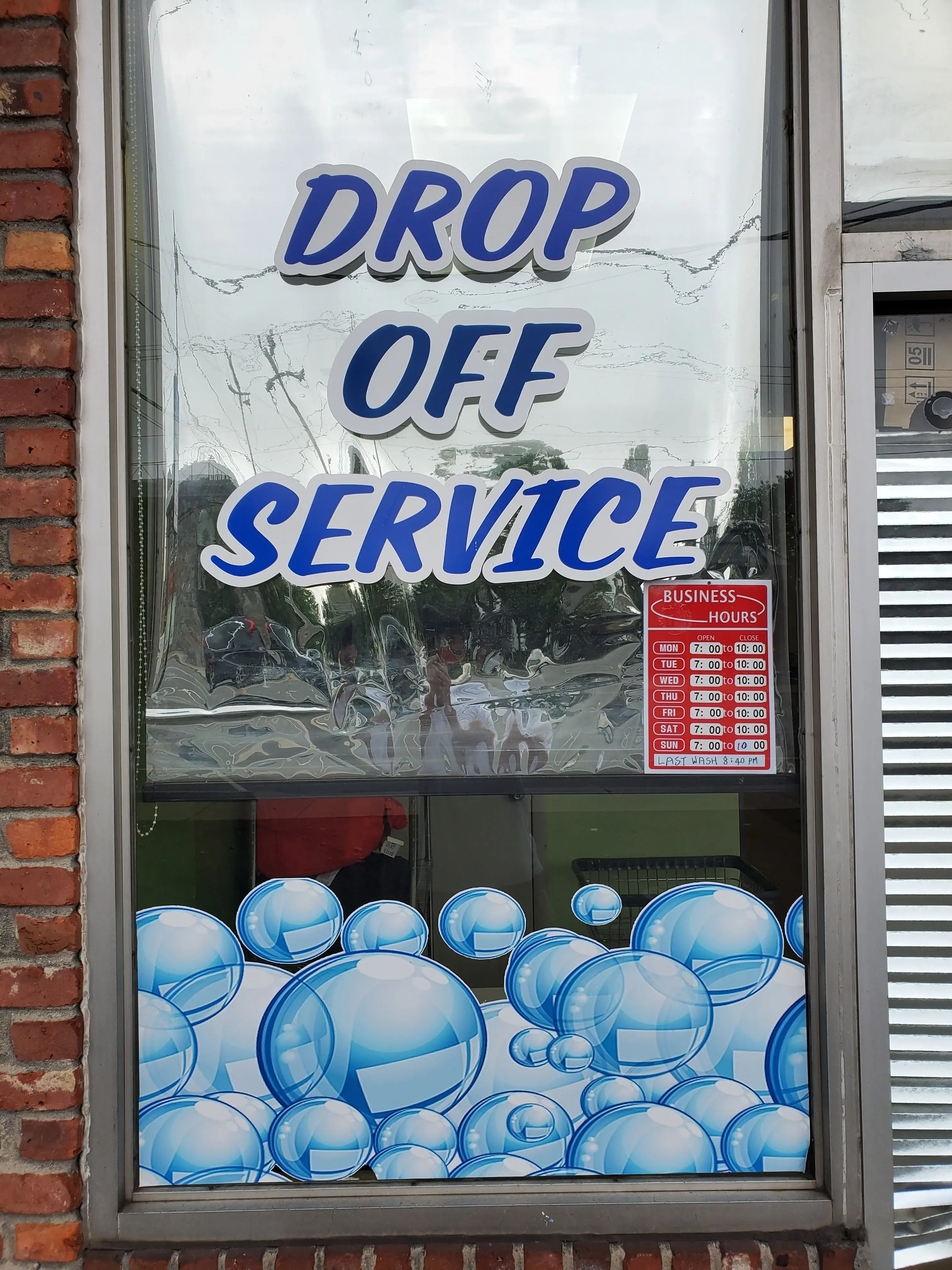 Central Laundromat - Image 18