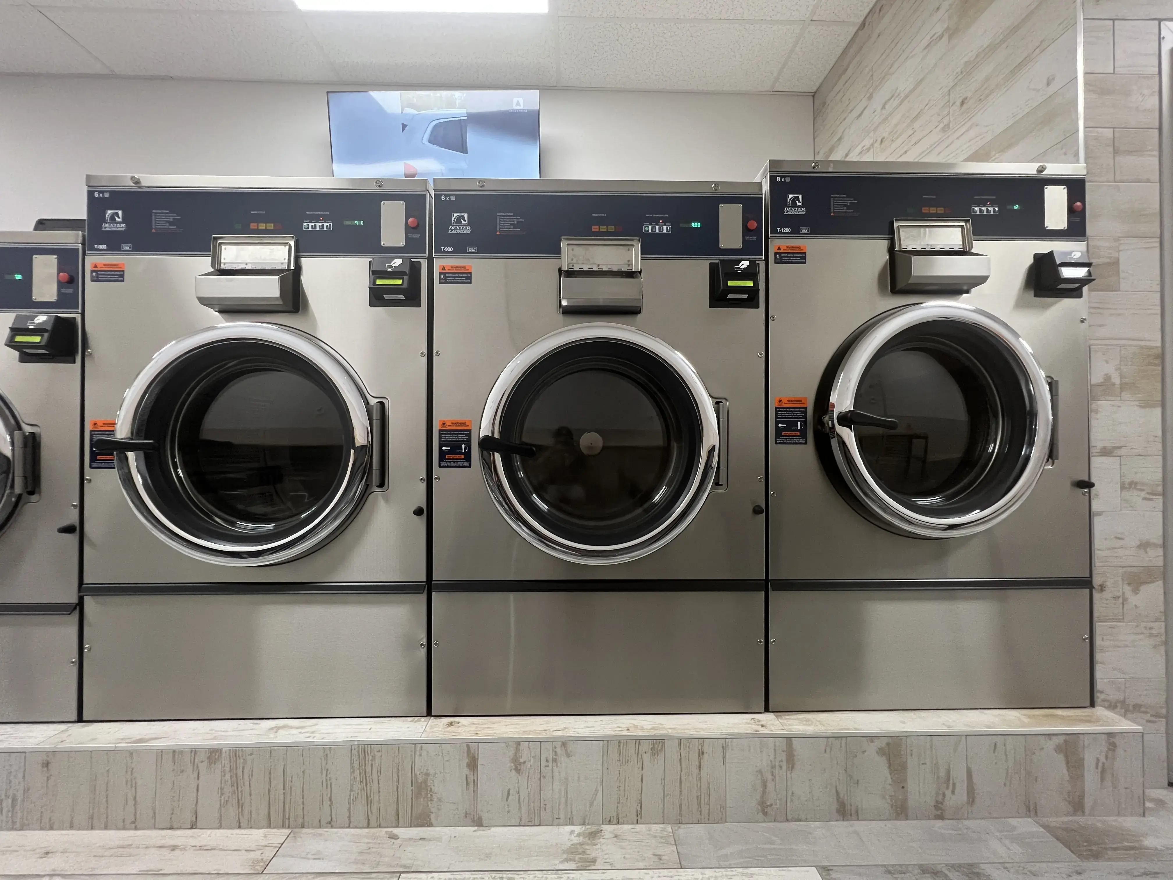 Central Wash Laundromat - Image 10