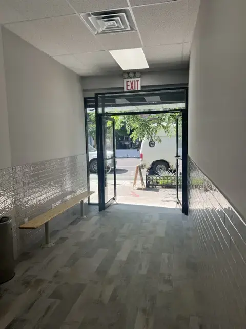 Central Wash Laundromat thumbnail 6