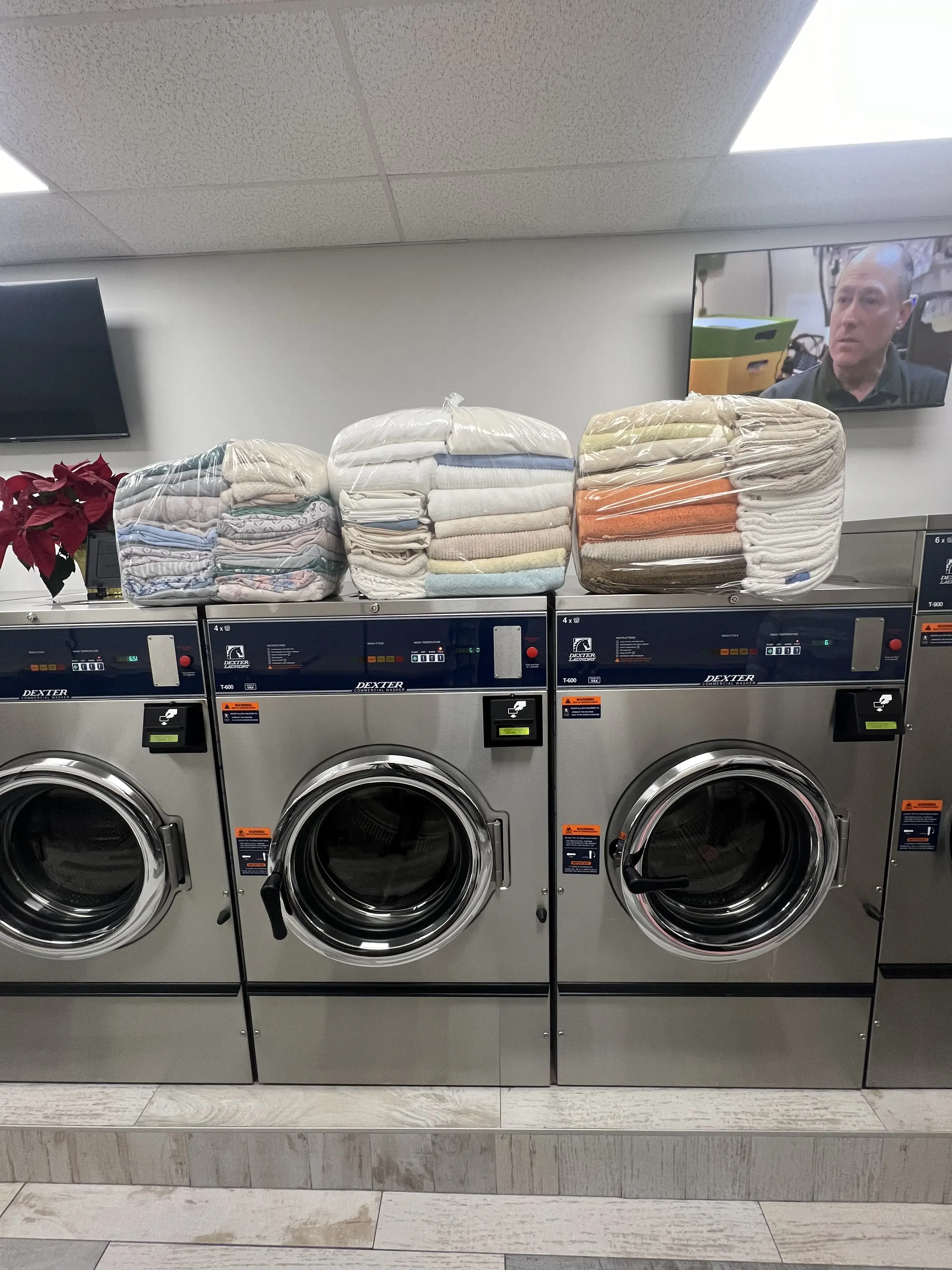 Central Wash Laundromat - Image 9