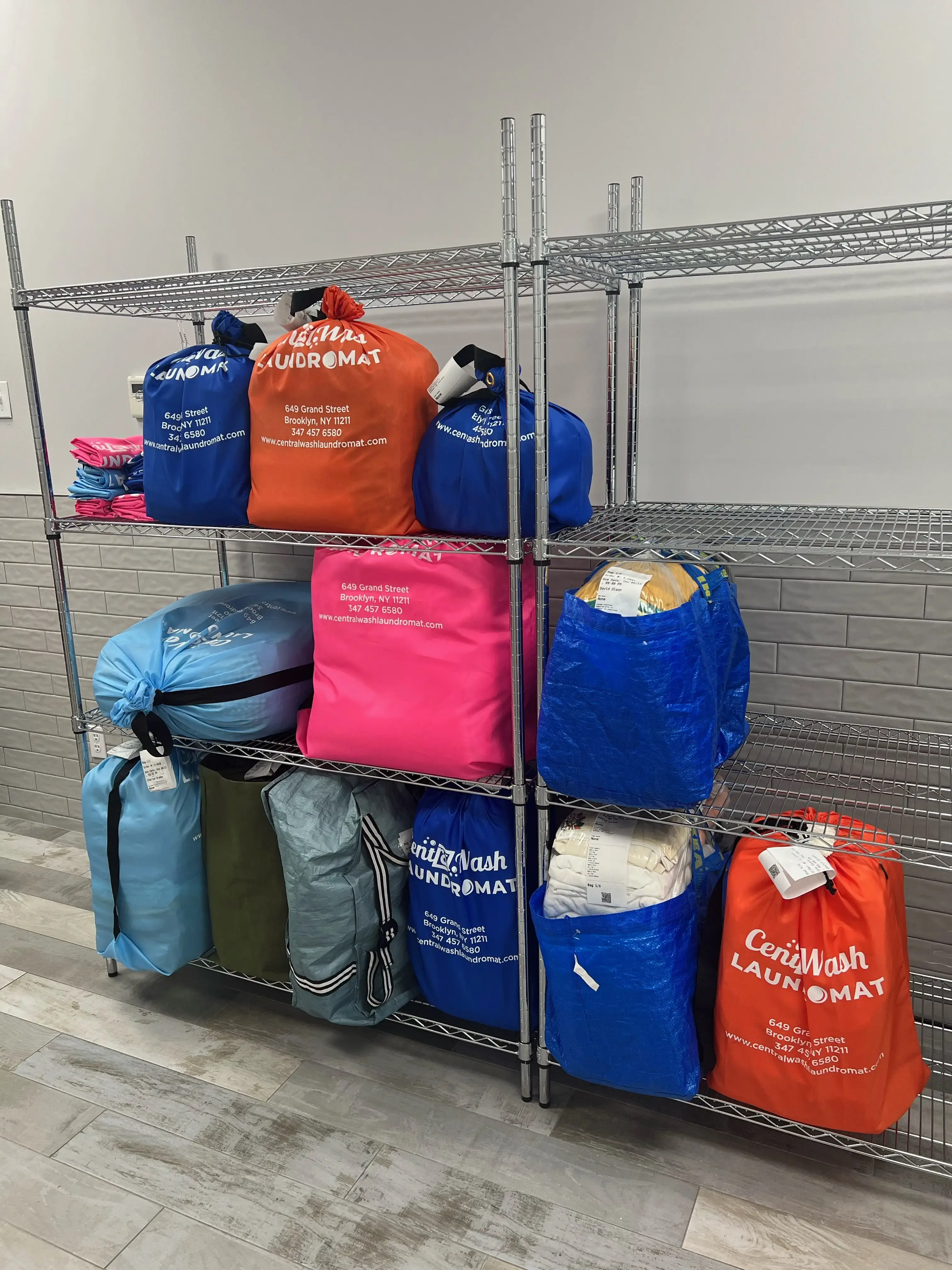 Central Wash Laundromat - Image 13