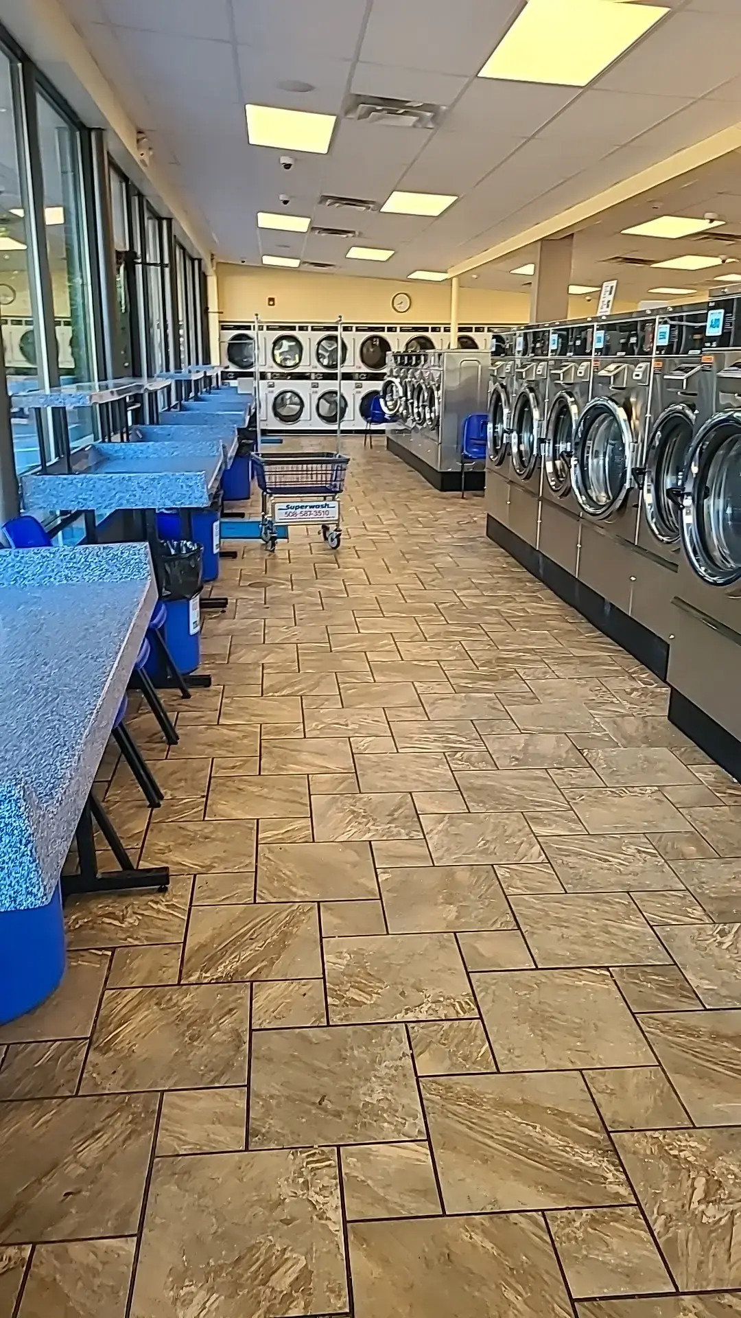 Centre Street Superwash Laundromat thumbnail 9