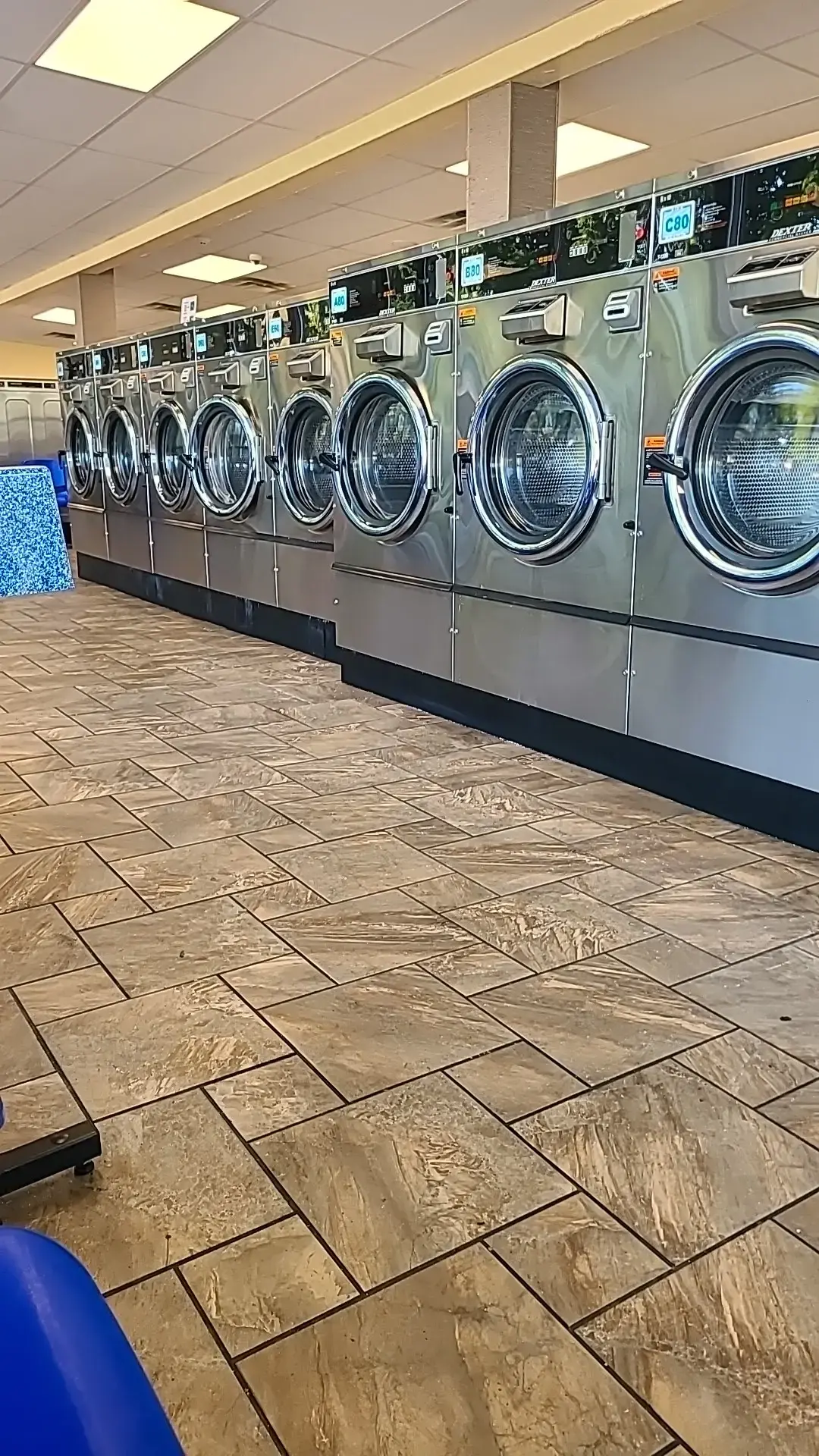 Centre Street Superwash Laundromat thumbnail 5