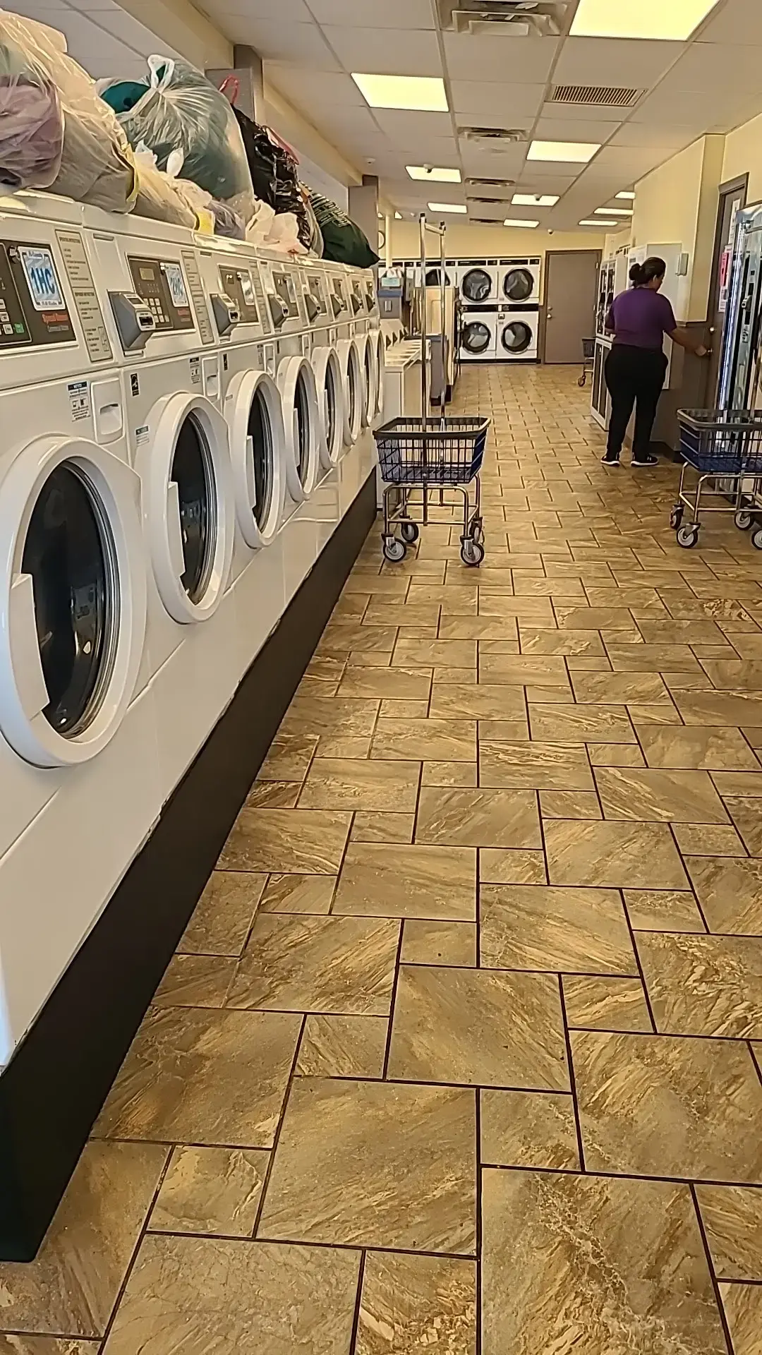 Centre Street Superwash Laundromat thumbnail 11