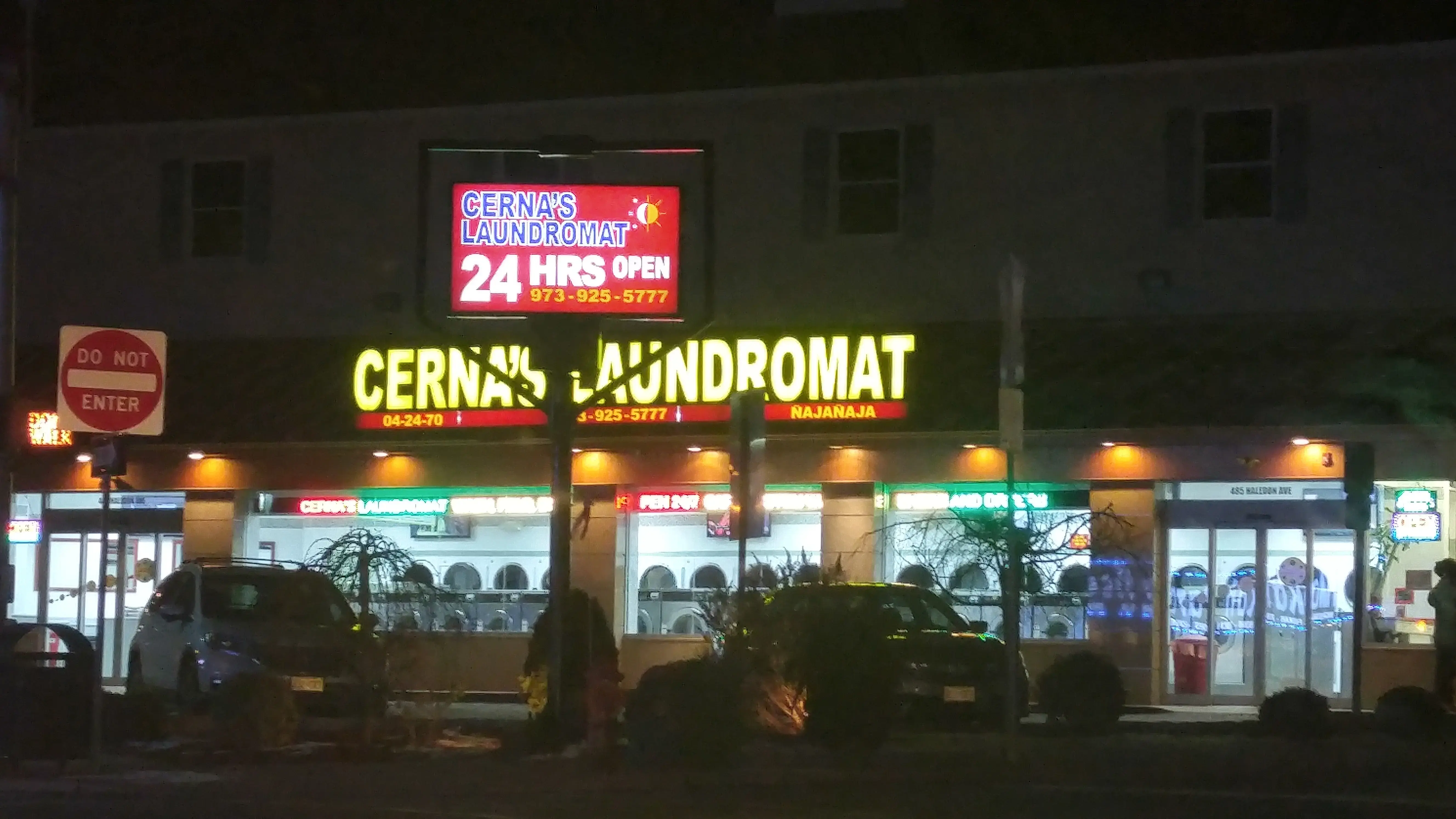 Cerna's Laundromat - Image 2