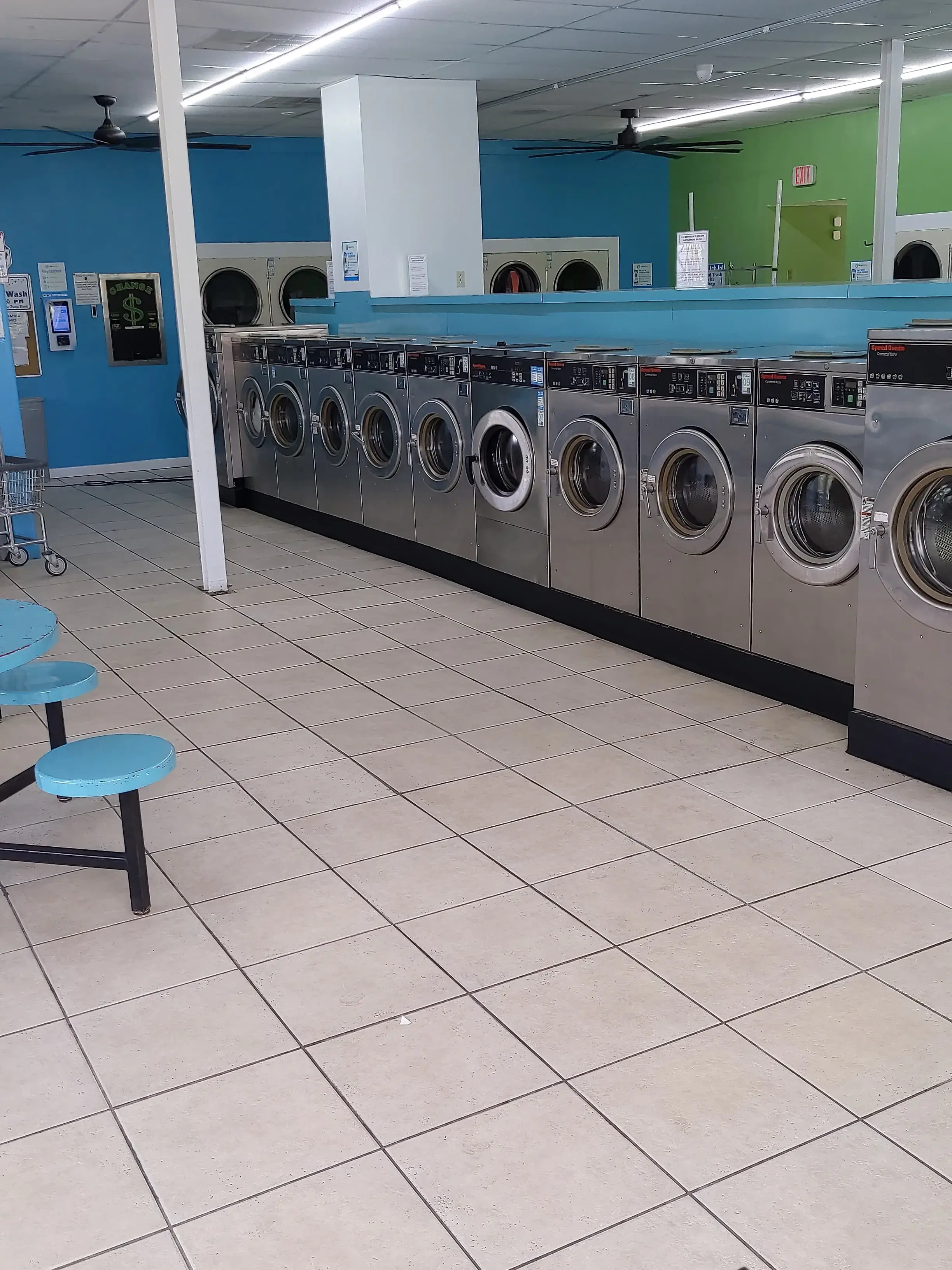 Cervantes Street Laundry - Image 17