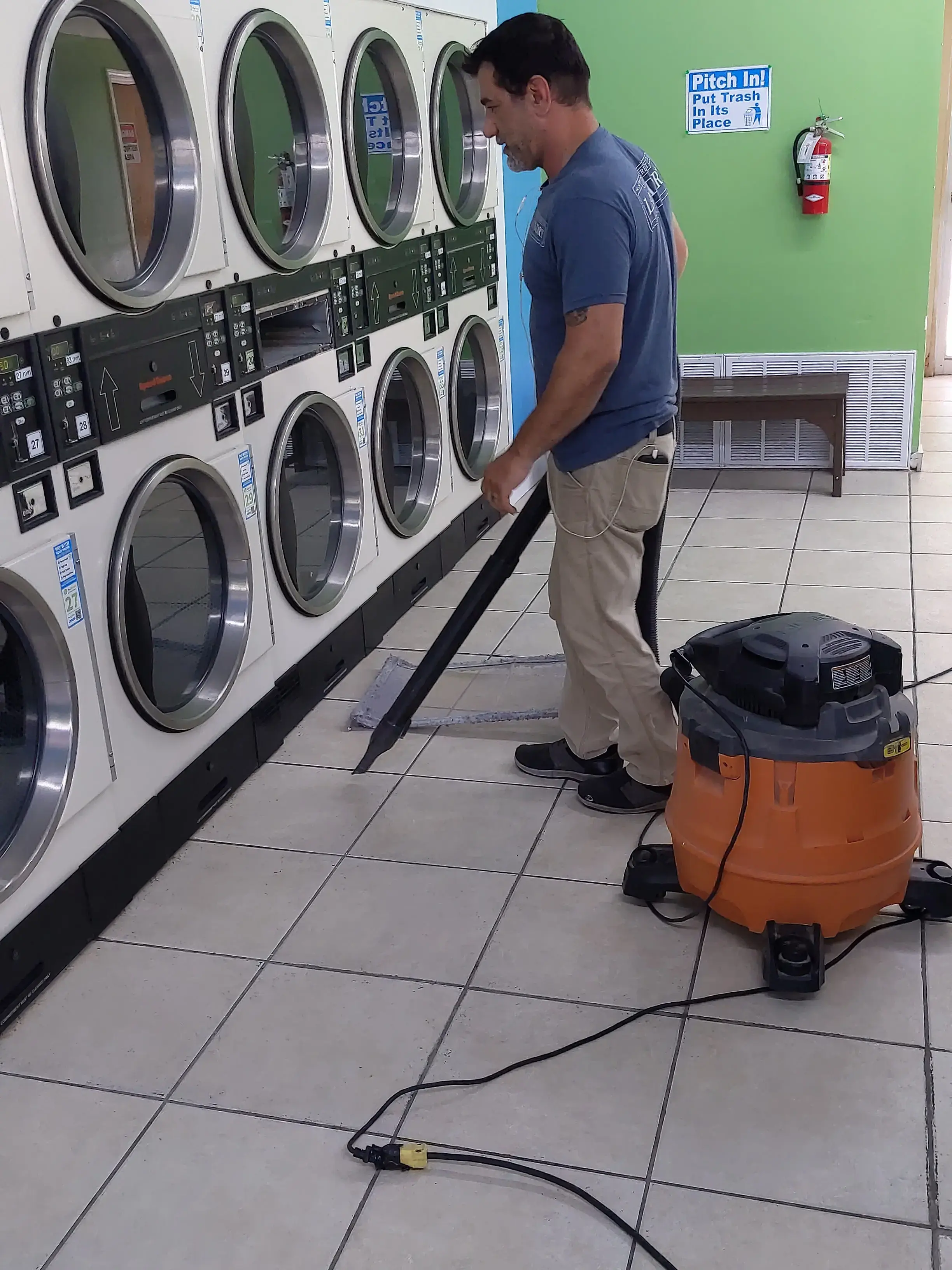 Cervantes Street Laundry thumbnail 13