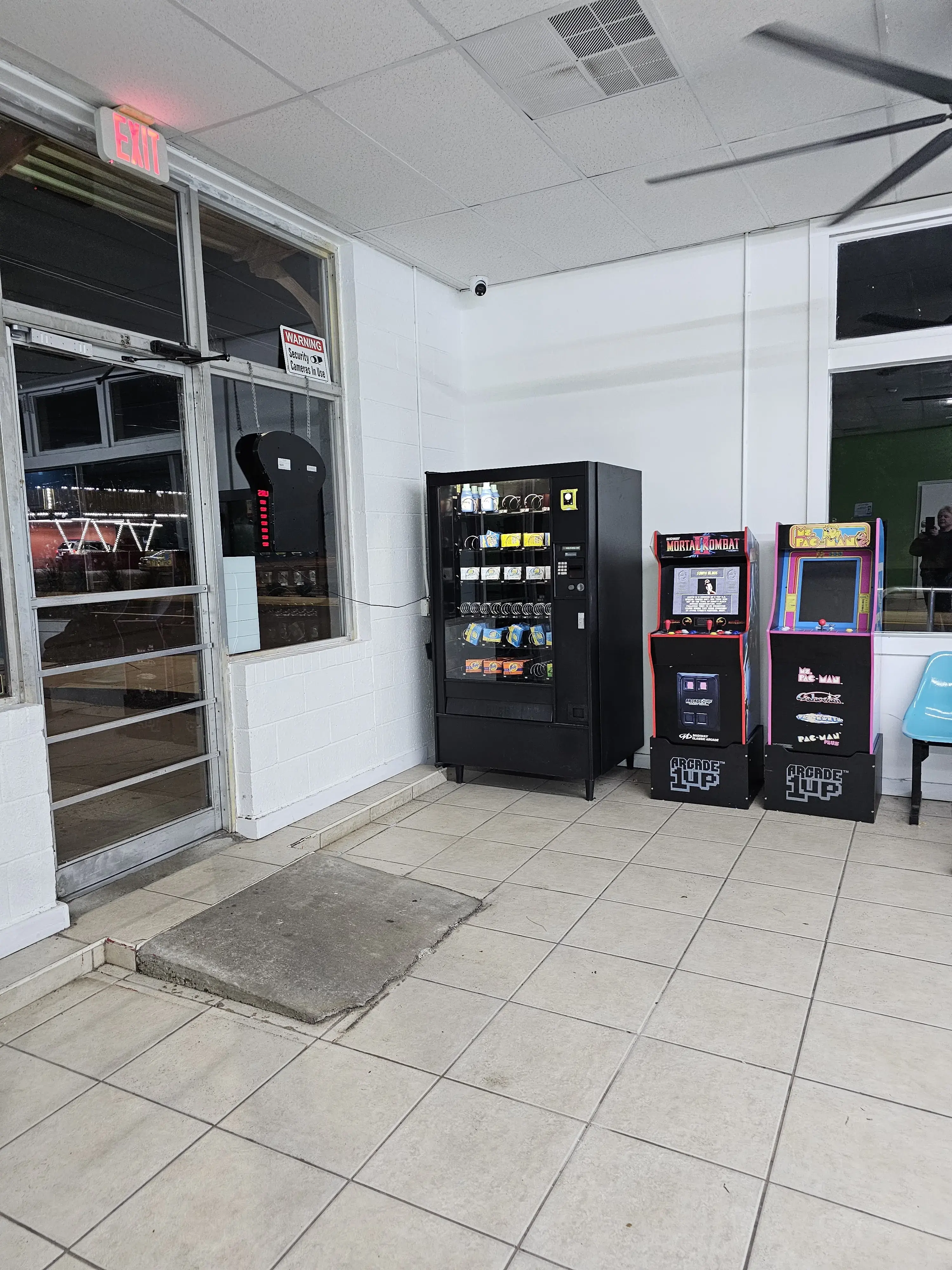 Cervantes Street Laundry - Image 7