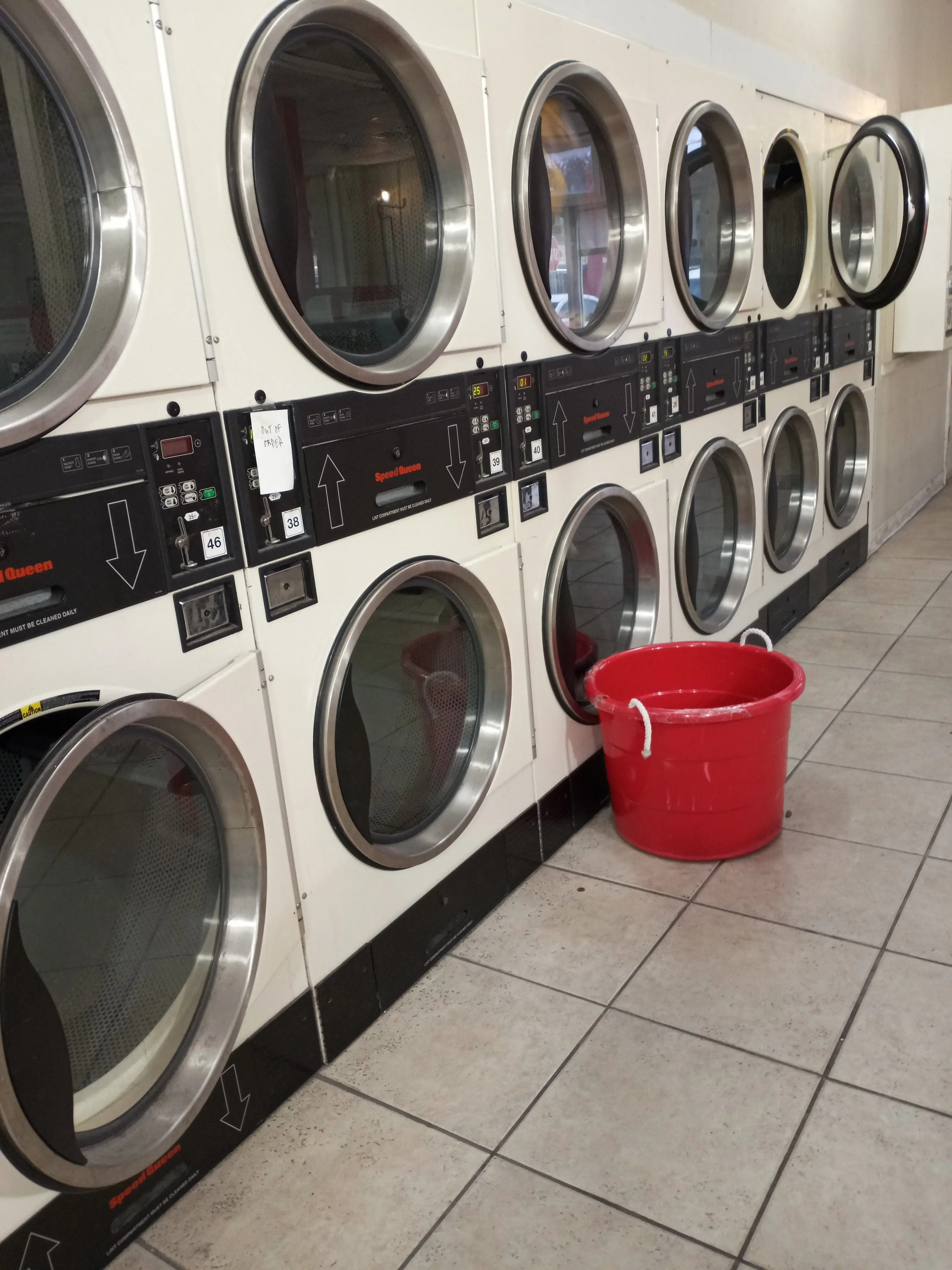 Cervantes Street Laundry - Image 14