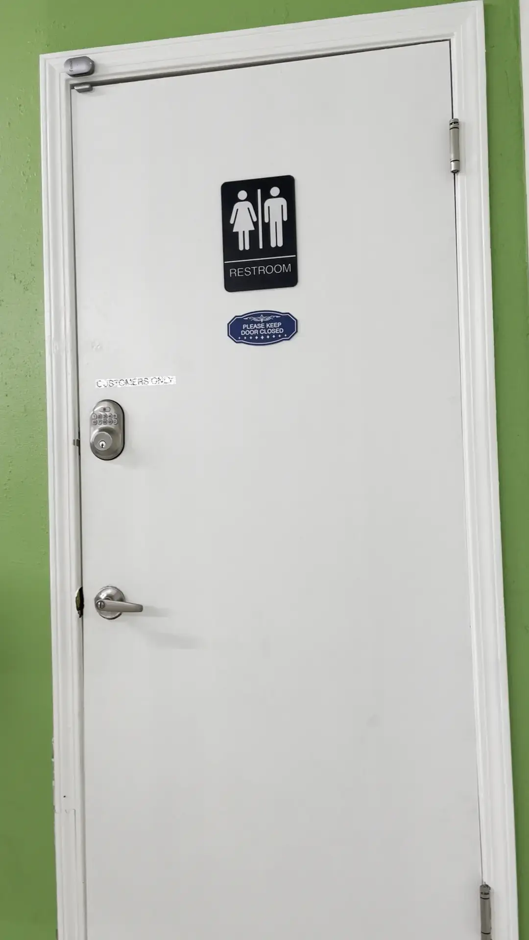 Cervantes Street Laundry - Image 12