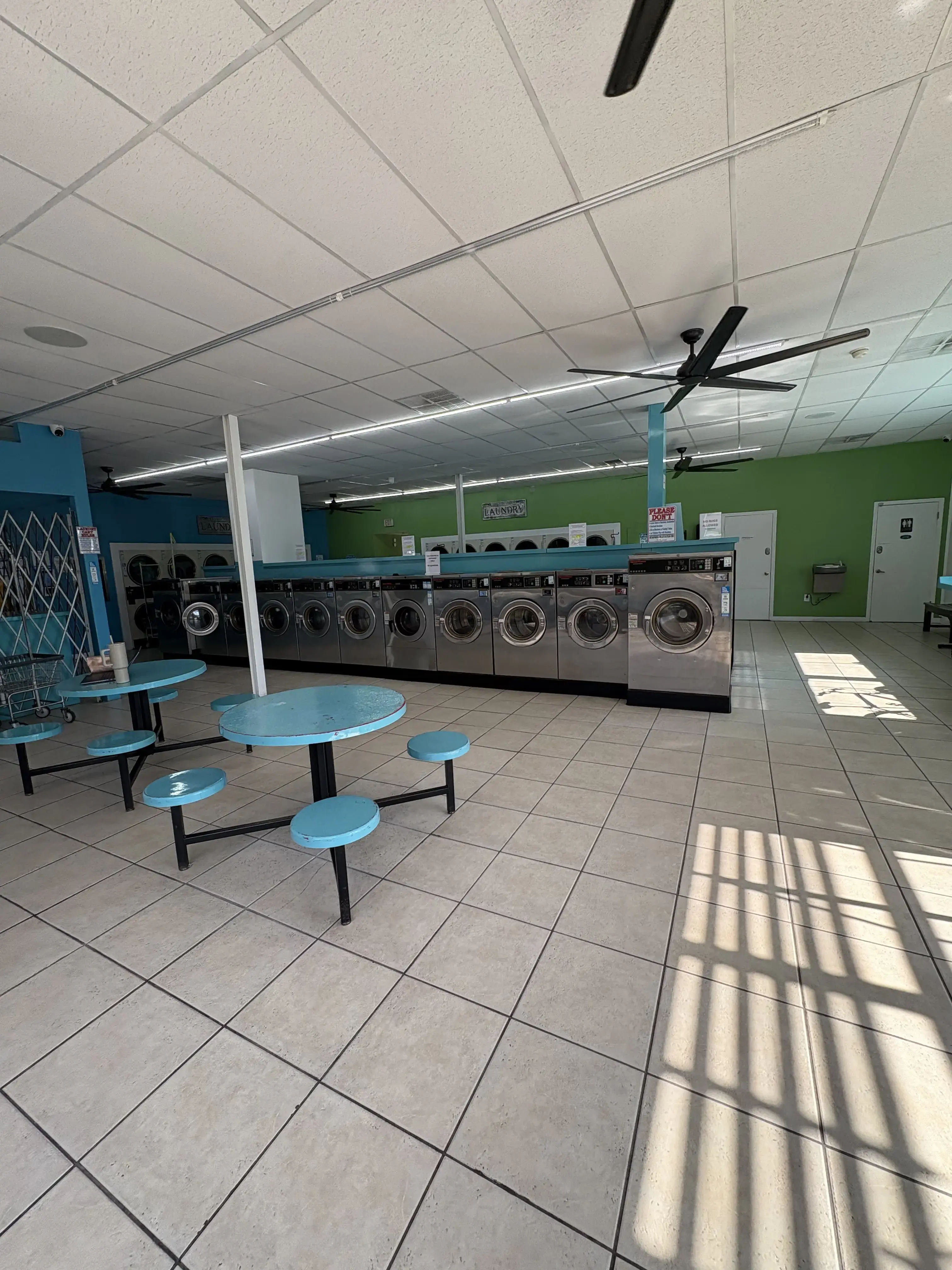 Cervantes Street Laundry - Image 15