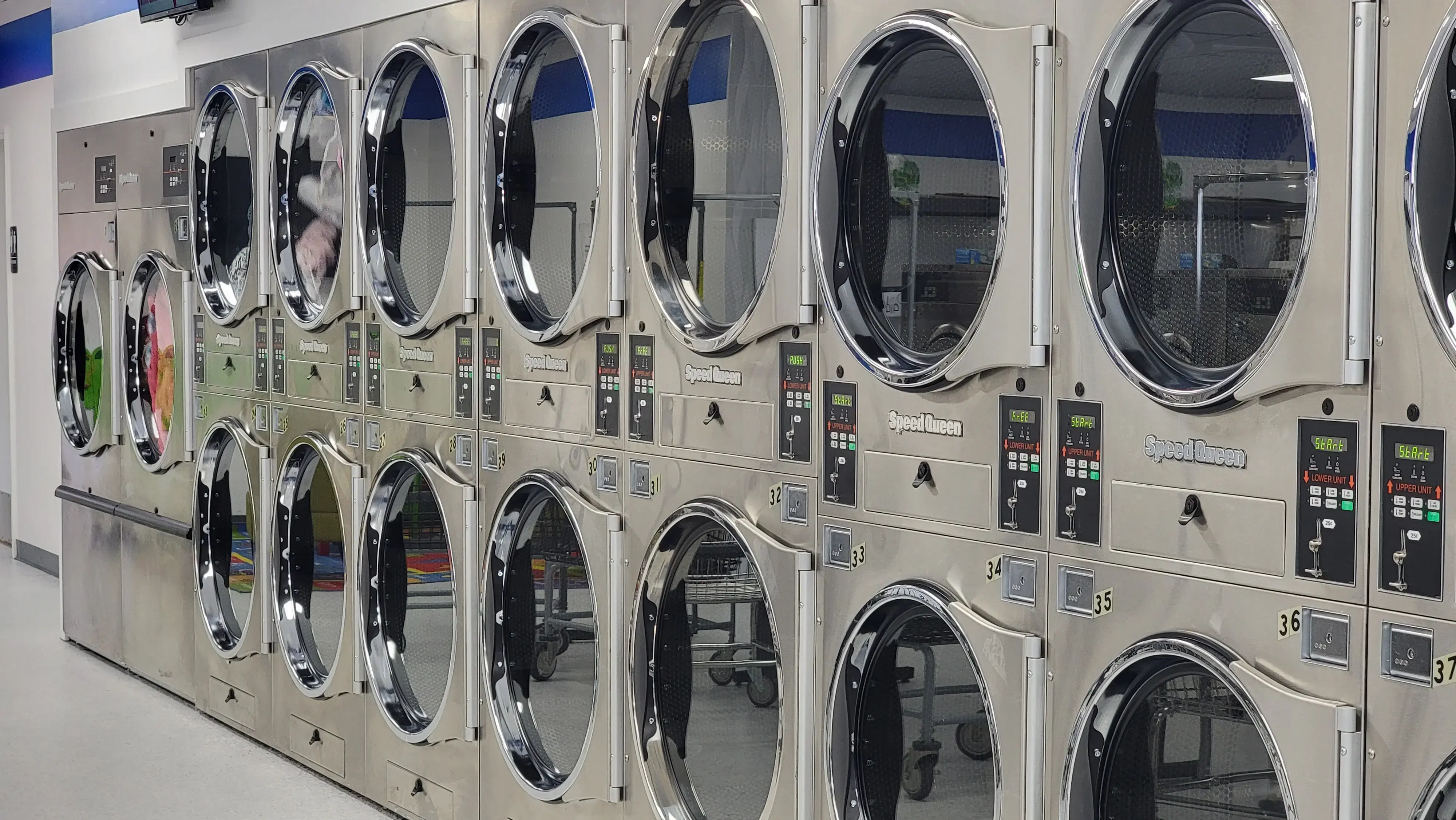 Chalmette Coin Laundry thumbnail 11