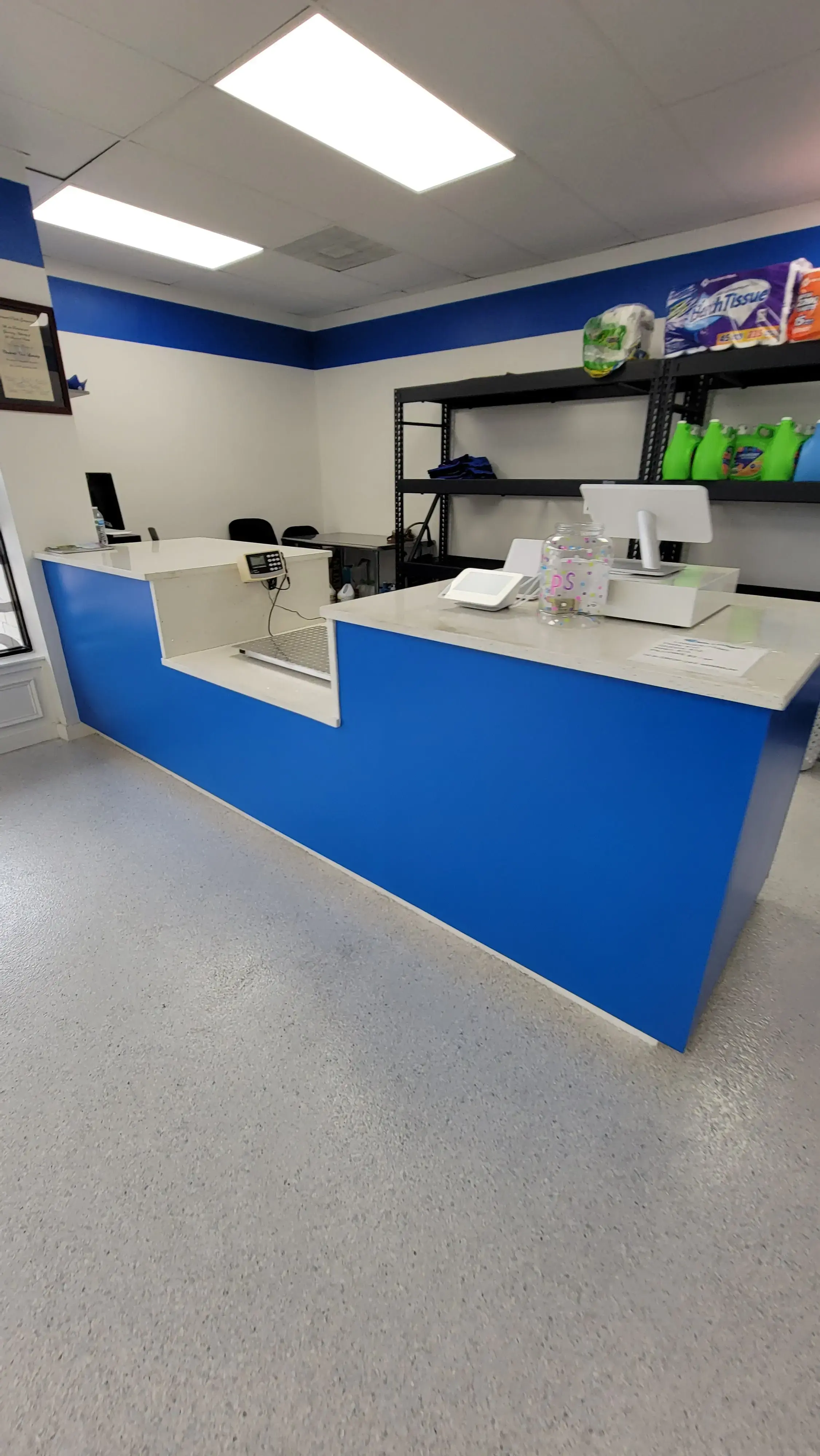 Chalmette Coin Laundry - Image 13