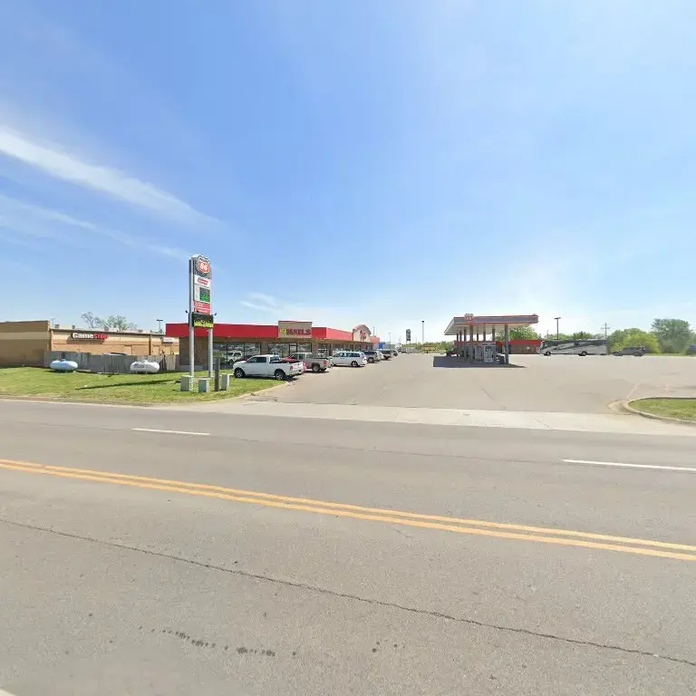 Champion Express Market & Laundromat - Image 18