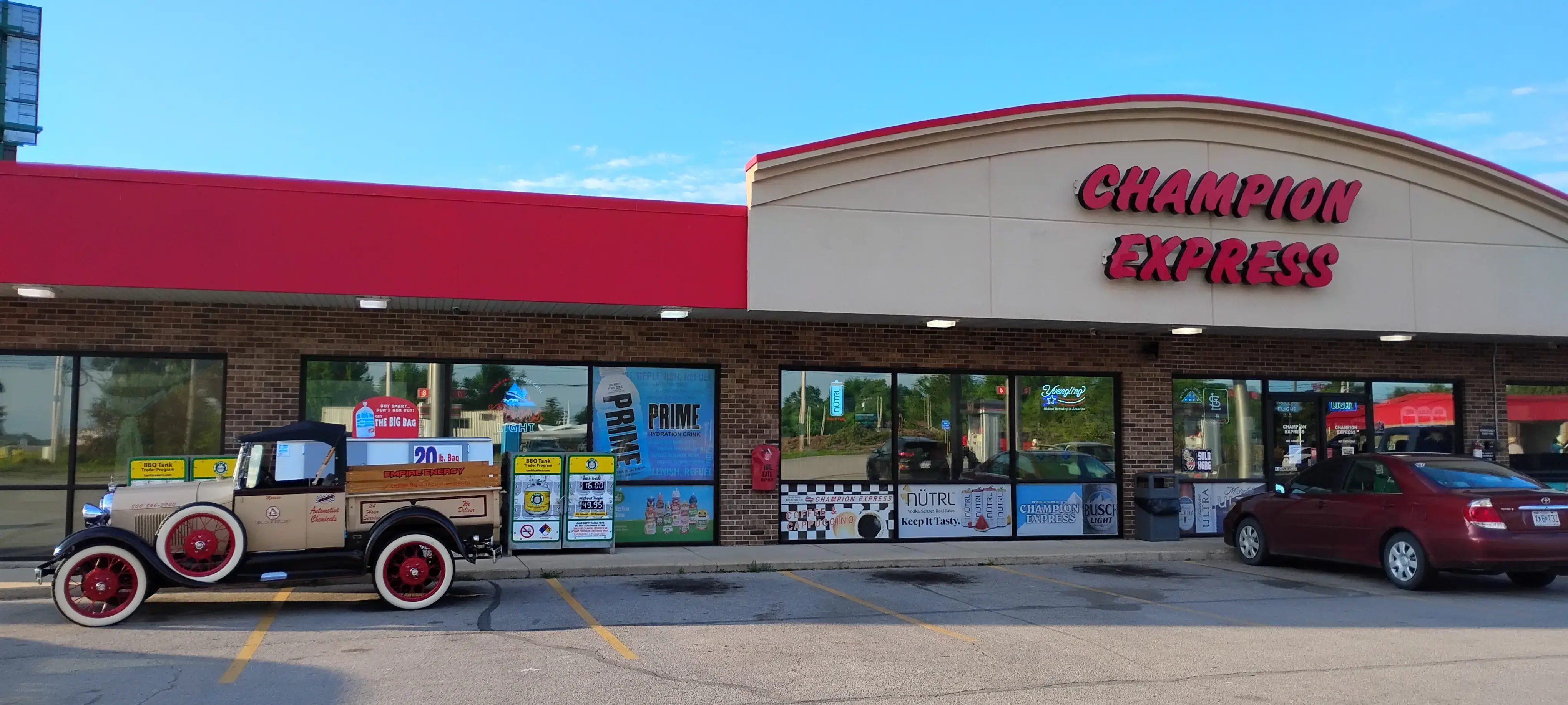 Champion Express Market & Laundromat thumbnail 5