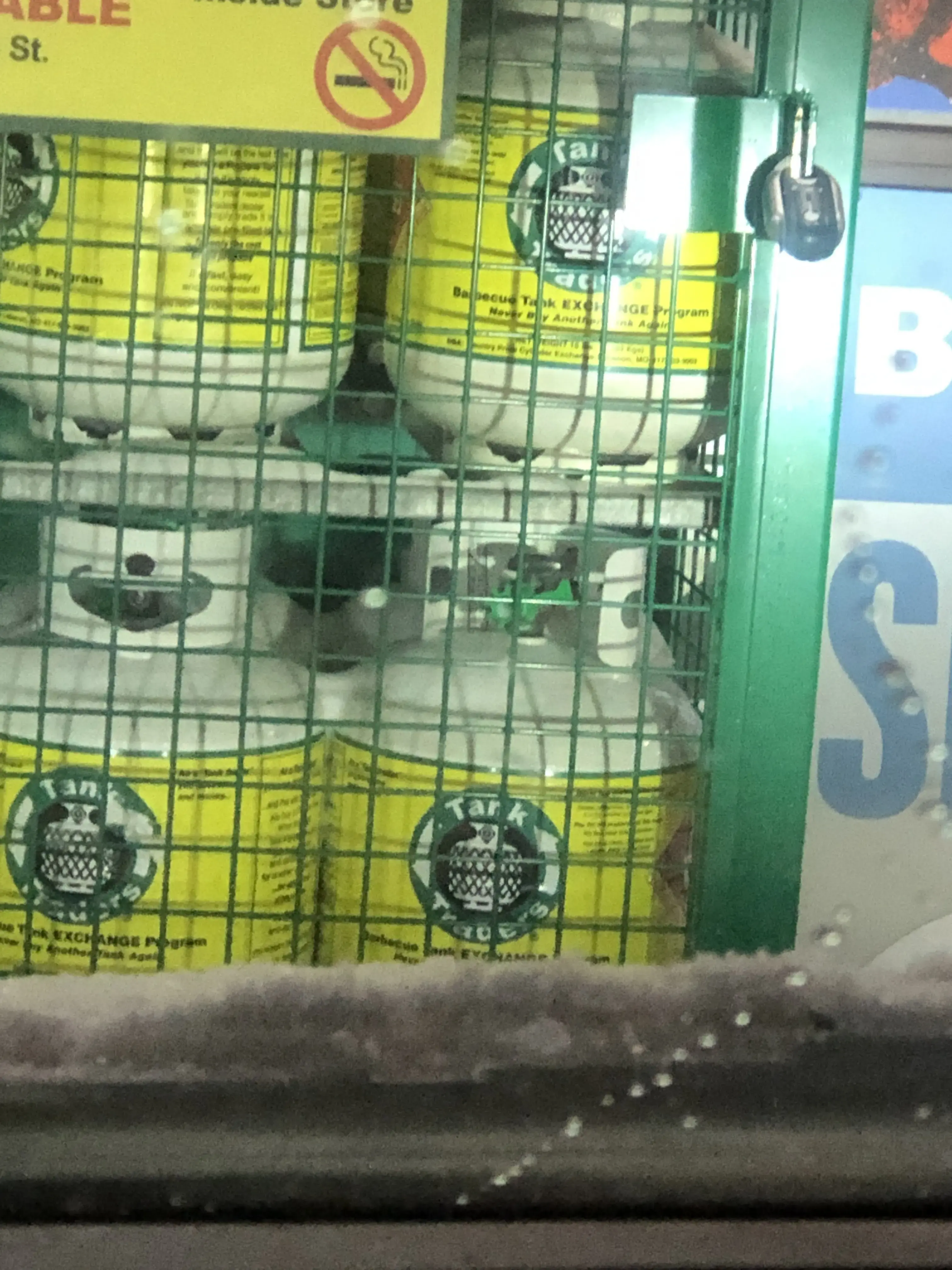 Champion Express Market & Laundromat thumbnail 11