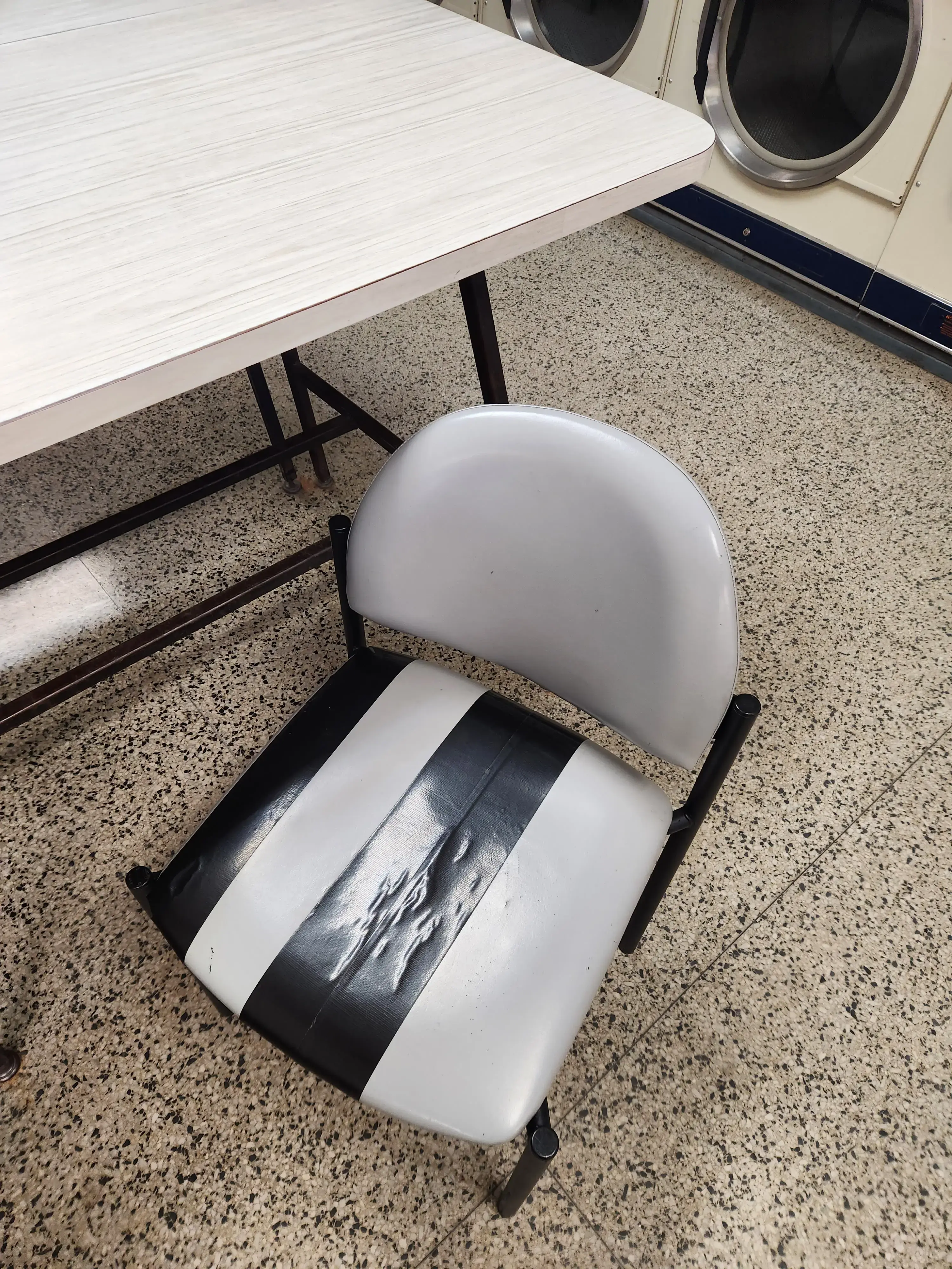 Champlin's Best Laundromat - Image 4