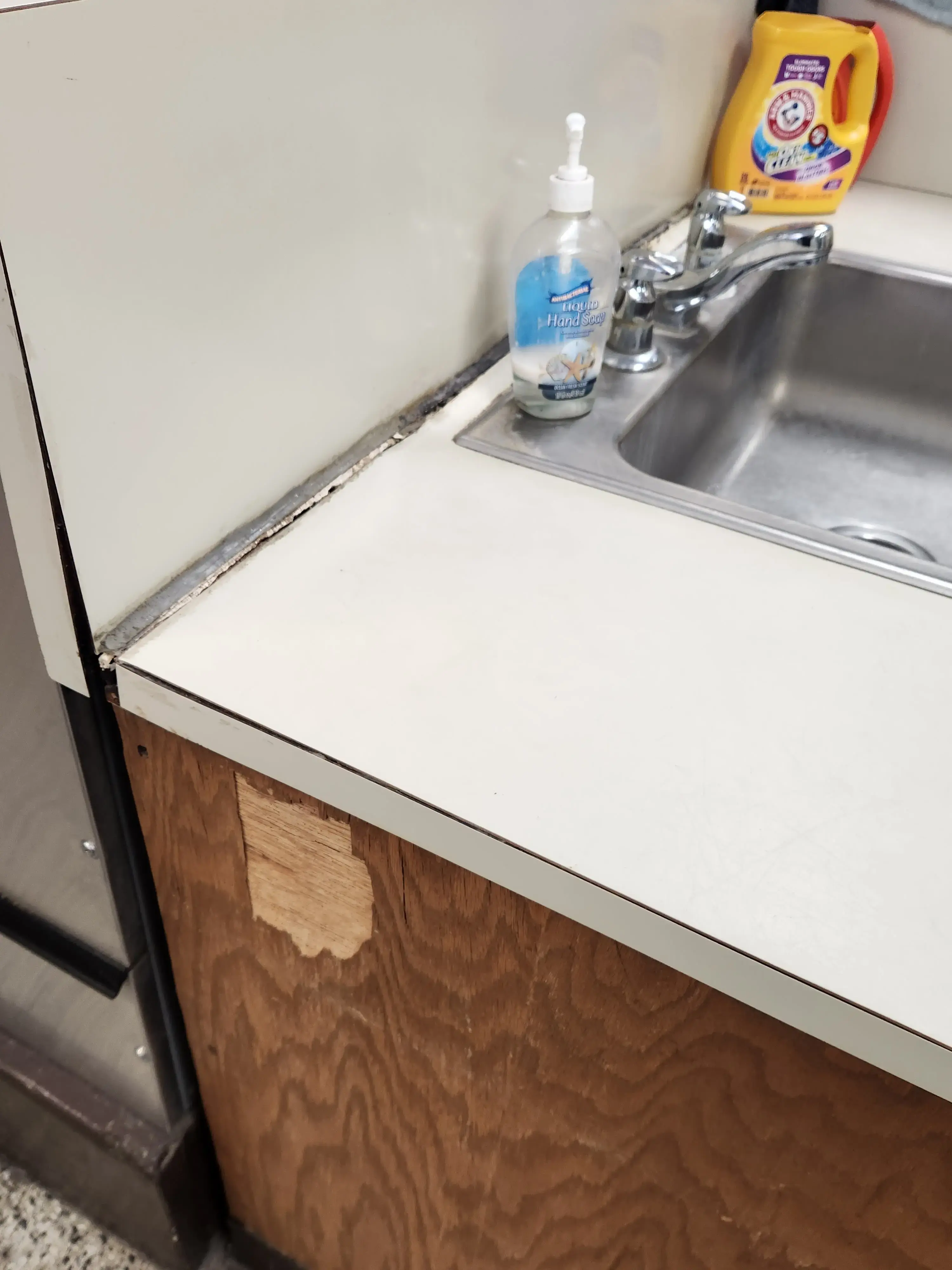 Champlin's Best Laundromat - Image 8