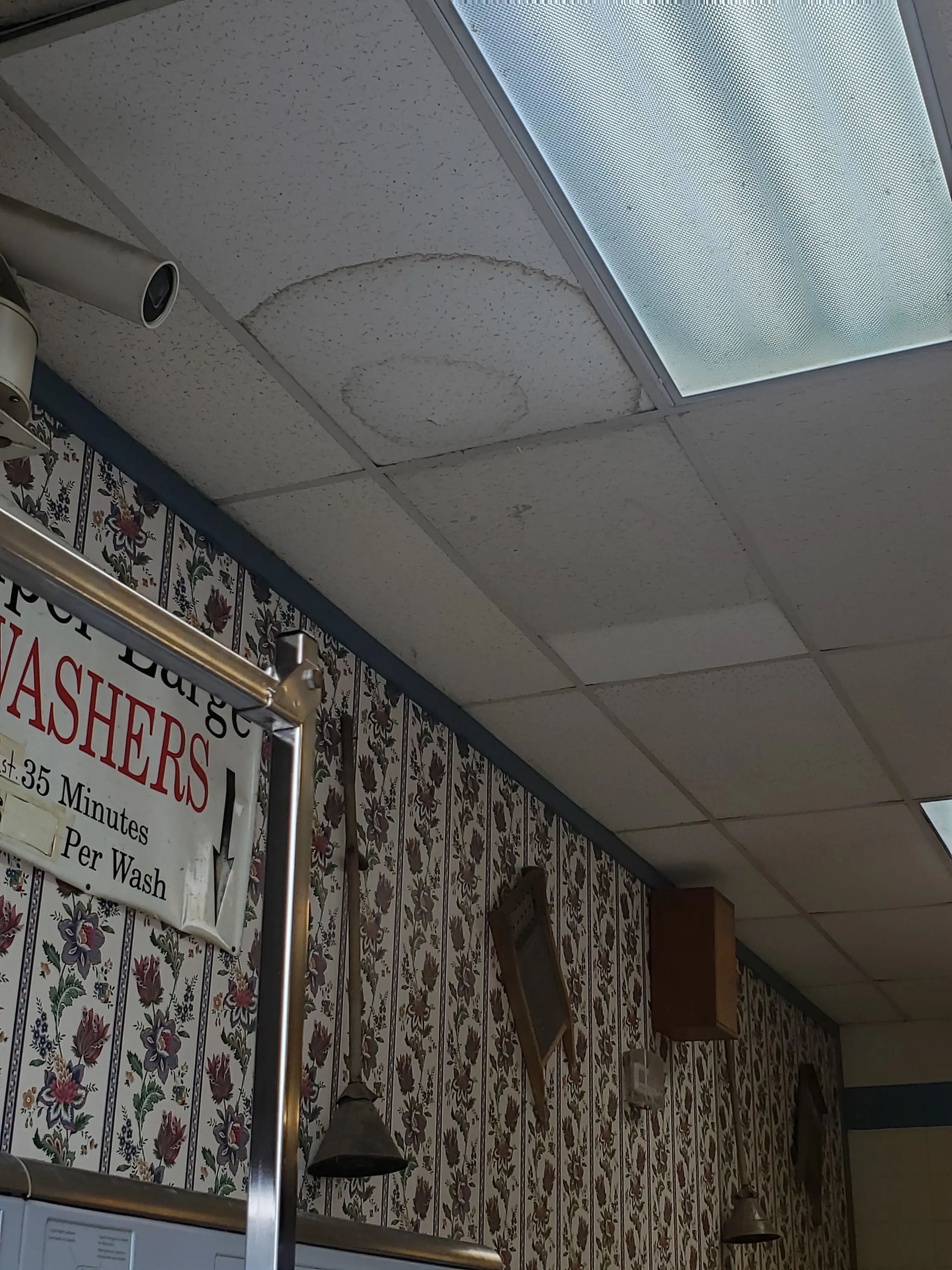 Champlin's Best Laundromat - Image 9