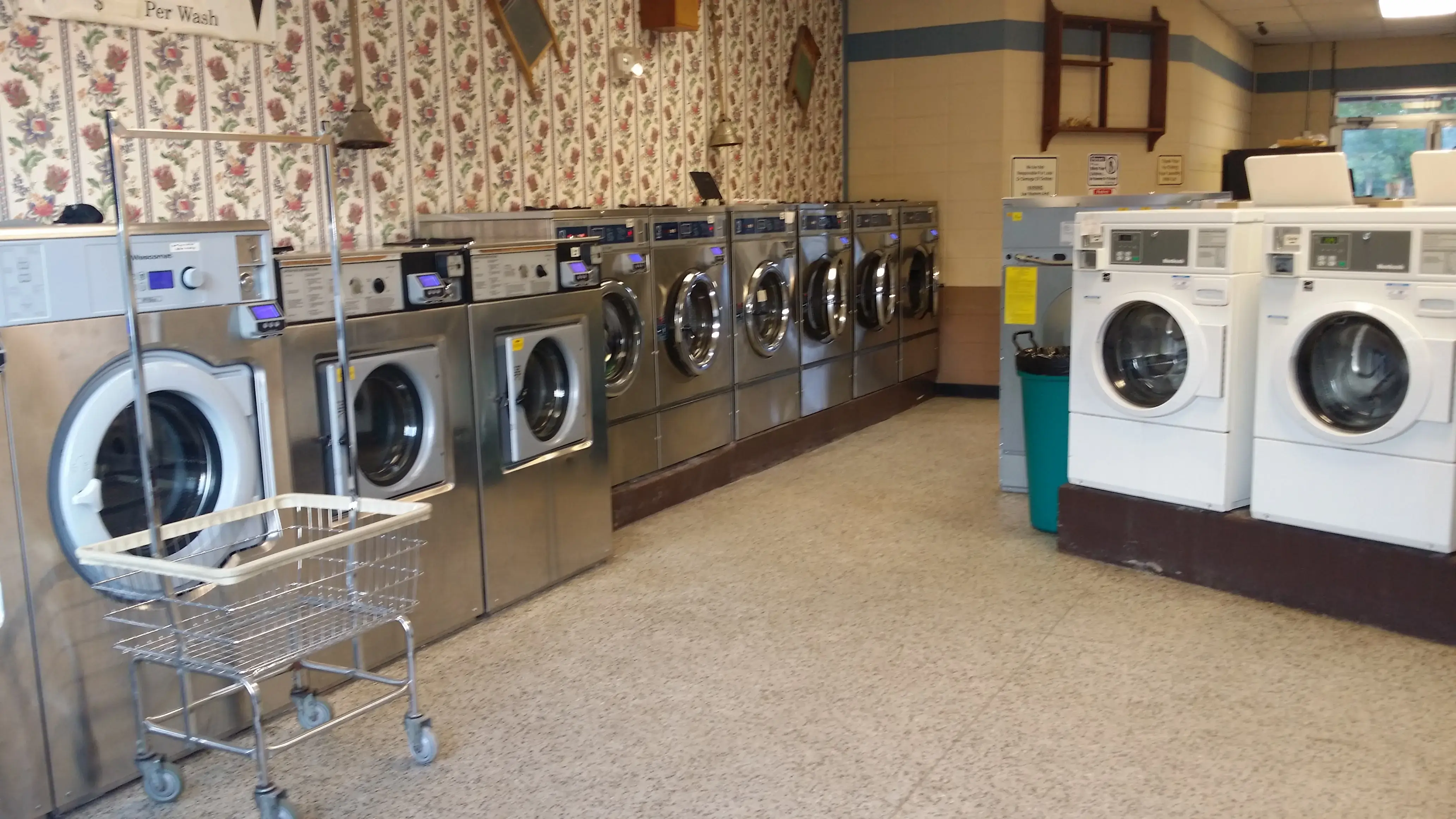 Champlin's Best Laundromat thumbnail 15