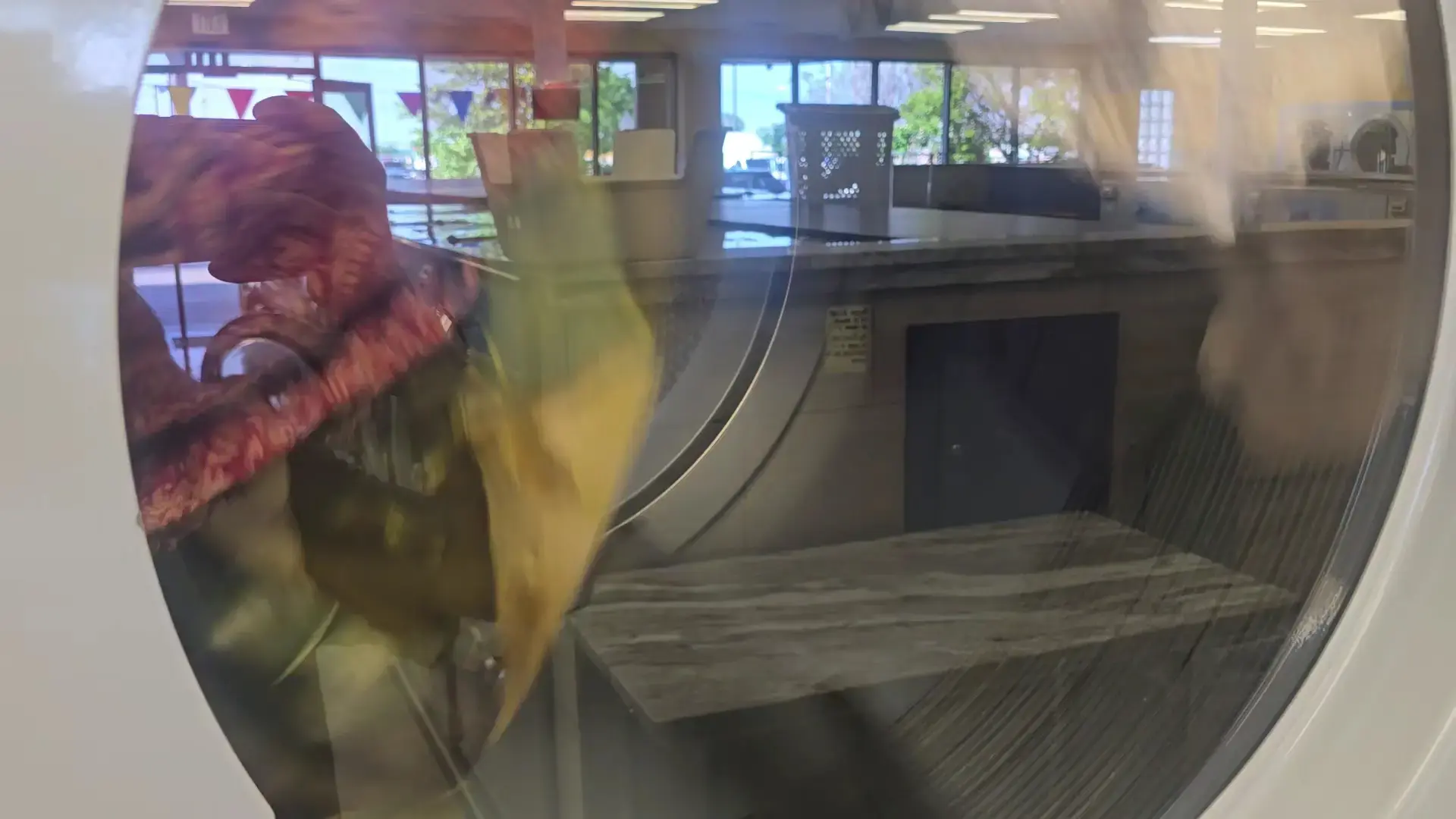 Chanan's Laundromat thumbnail 10