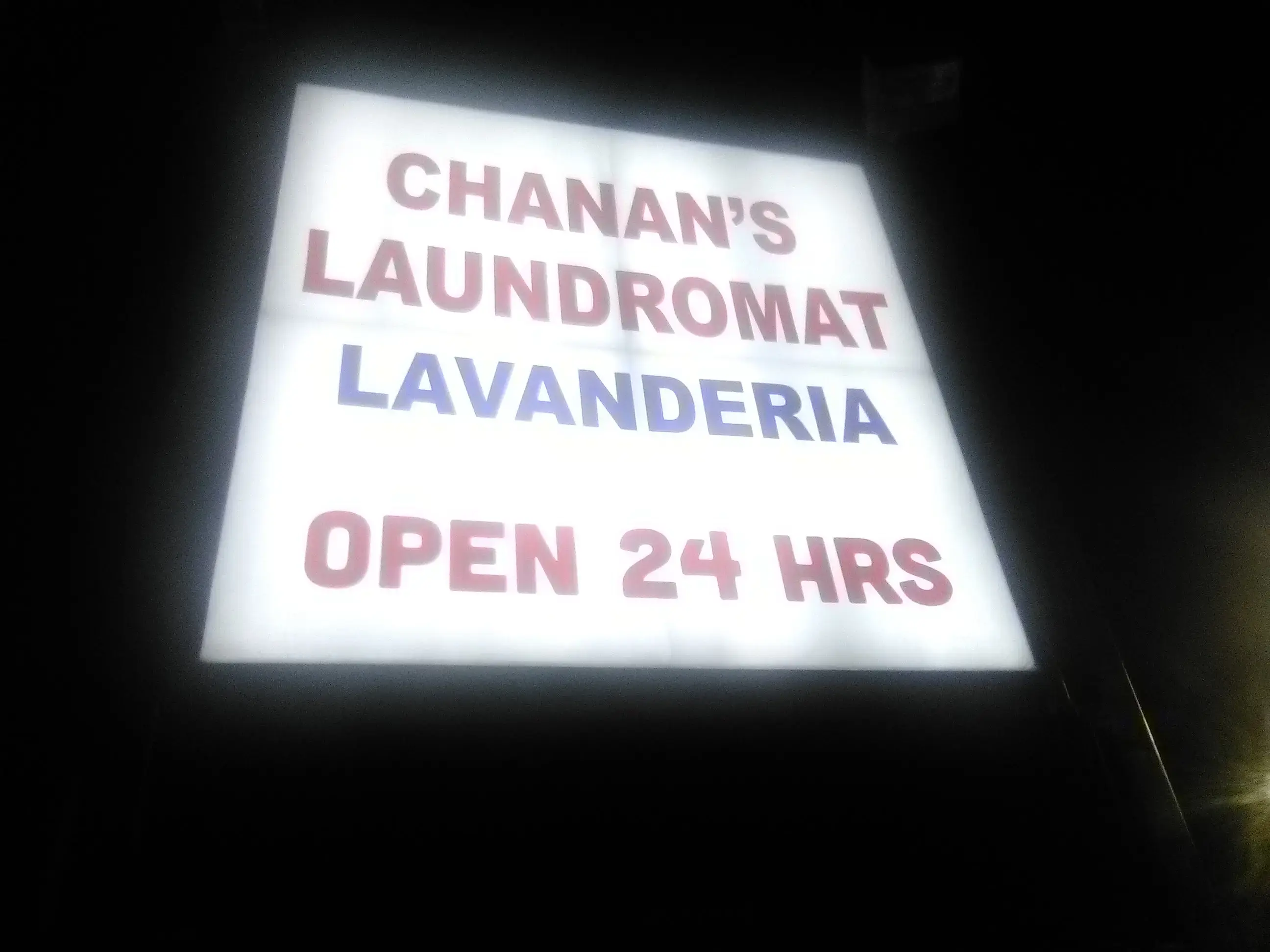 Chanan's Laundromat thumbnail 8