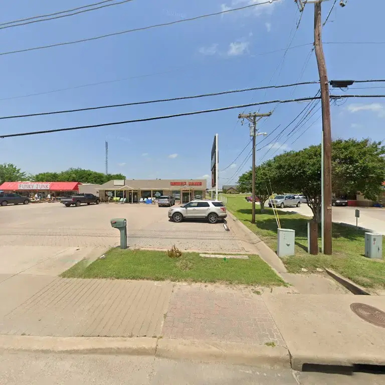 Chandler's Cleaners & Laundry thumbnail 8