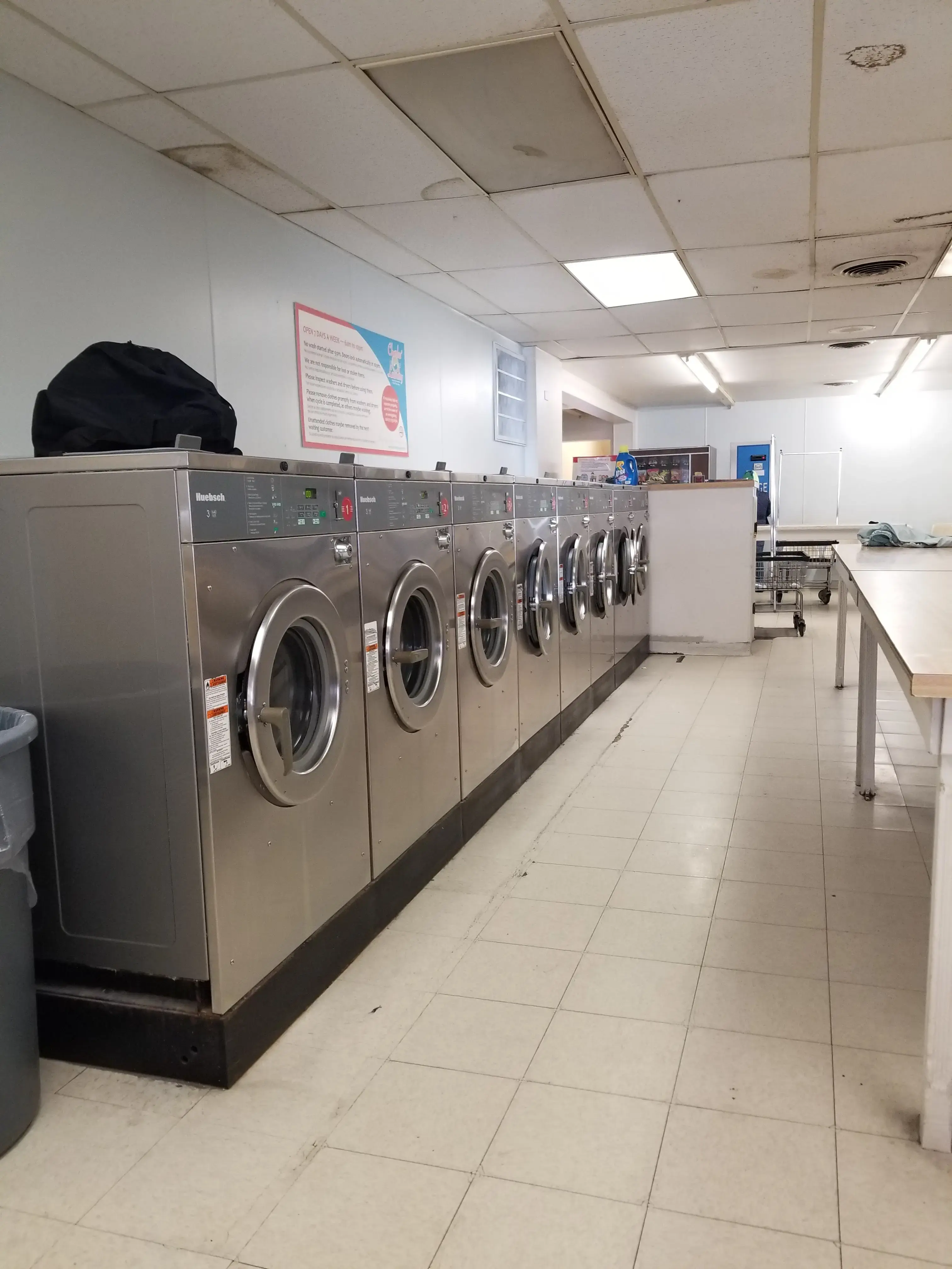 Charles' Laundry - Image 19