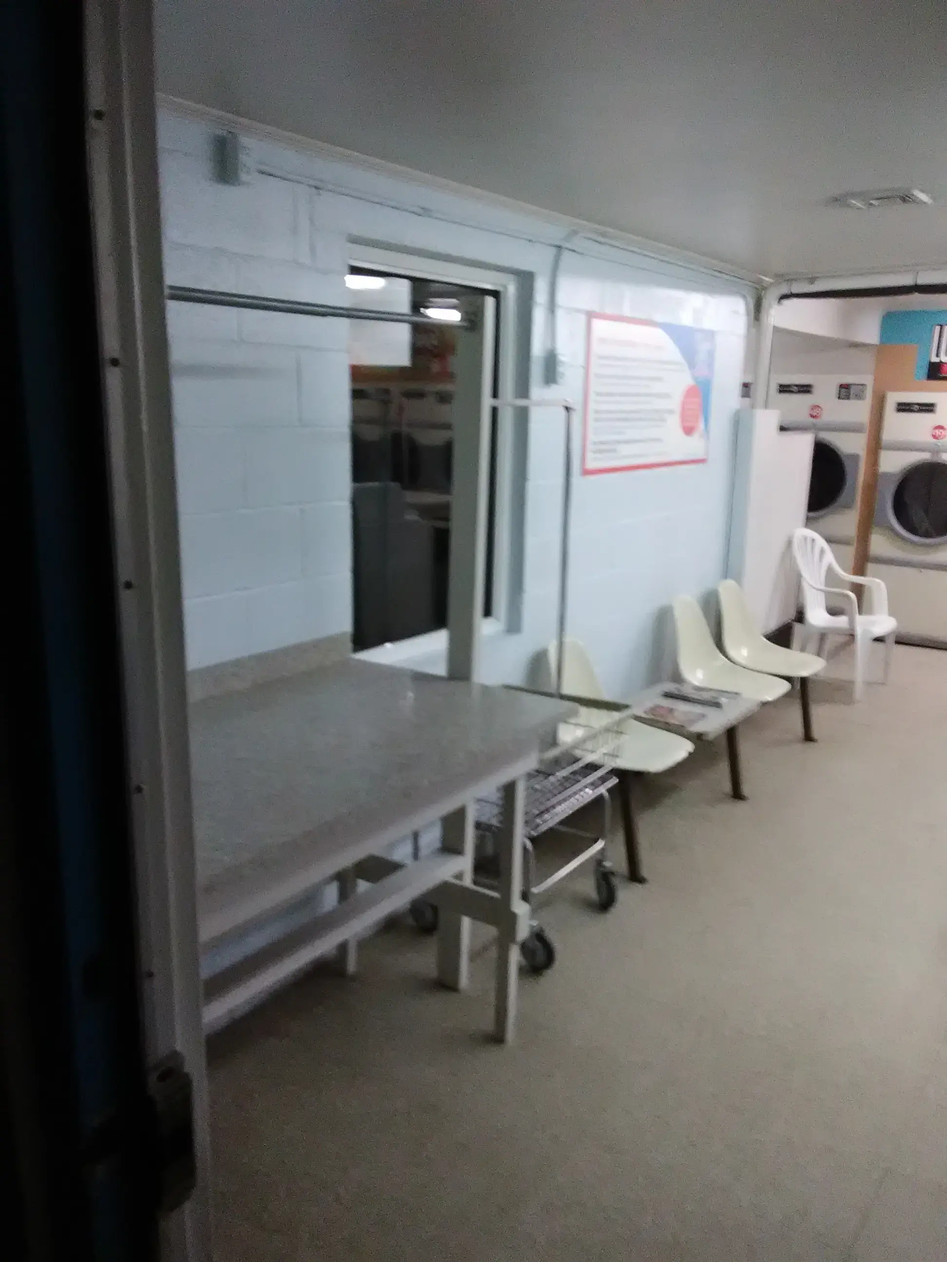 Charles' Laundry - Image 5