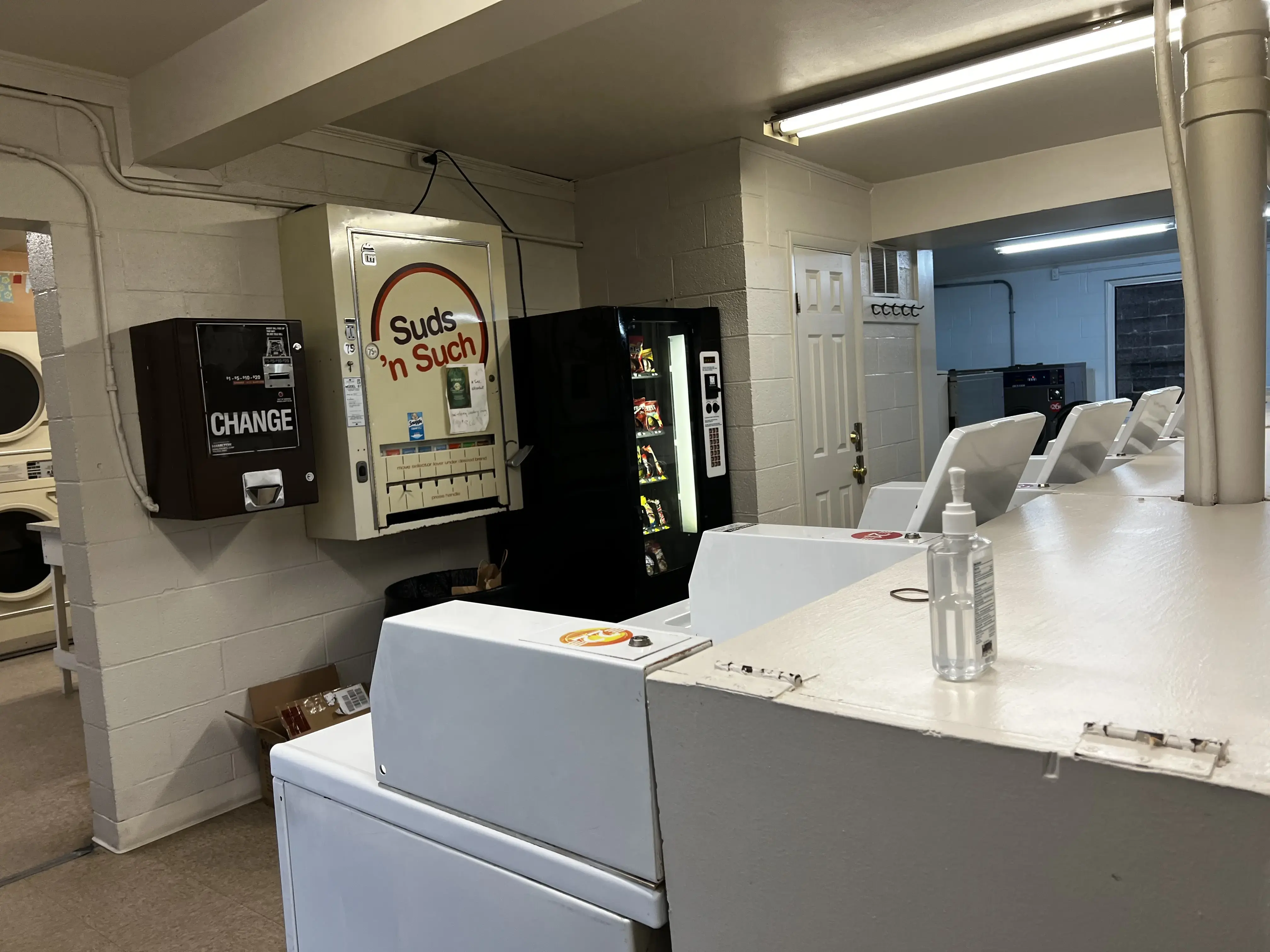 Charles' Laundry - Image 3