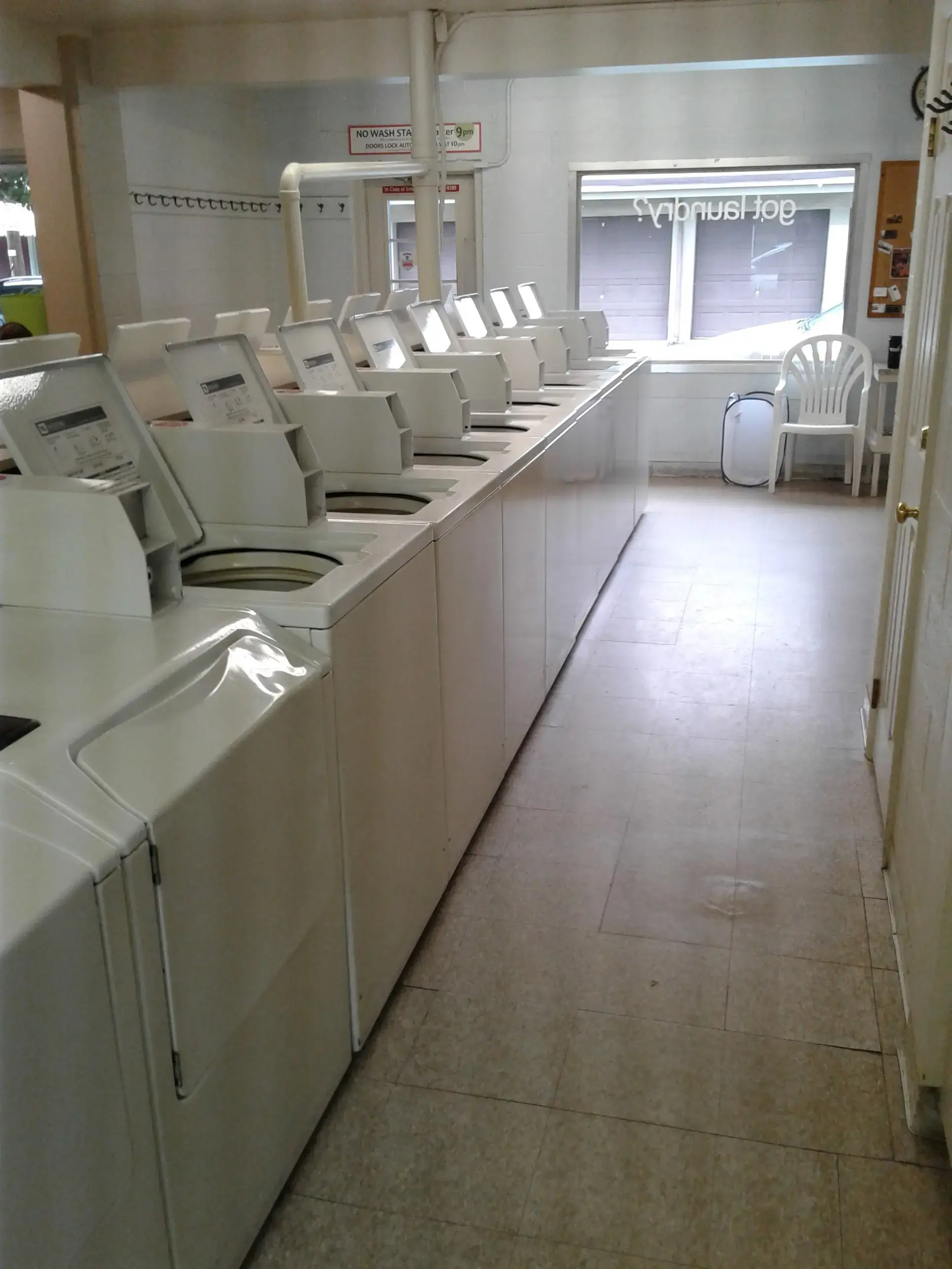 Charles' Laundry thumbnail 4